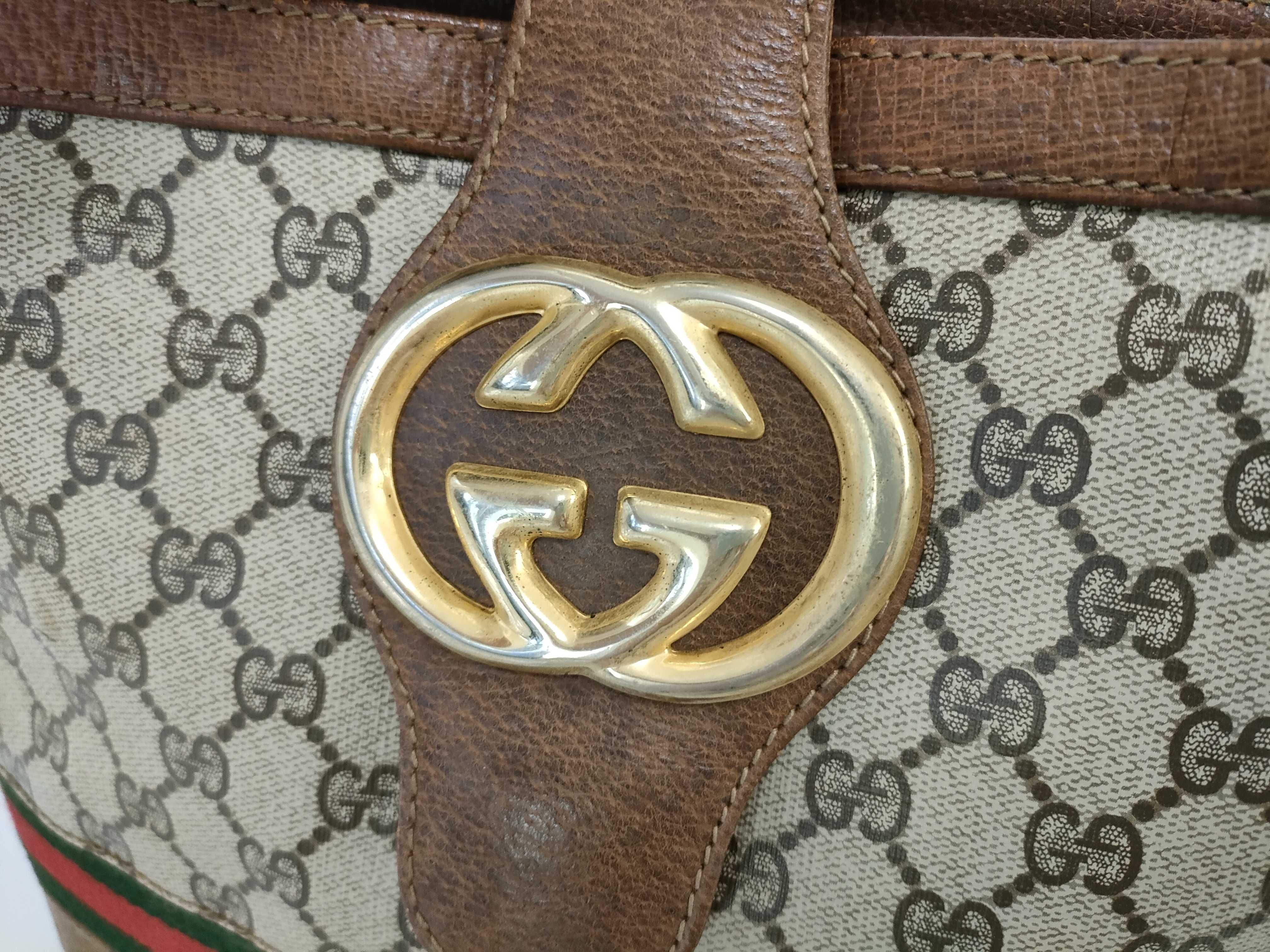 GG Supreme Shoulder Bag — view 9