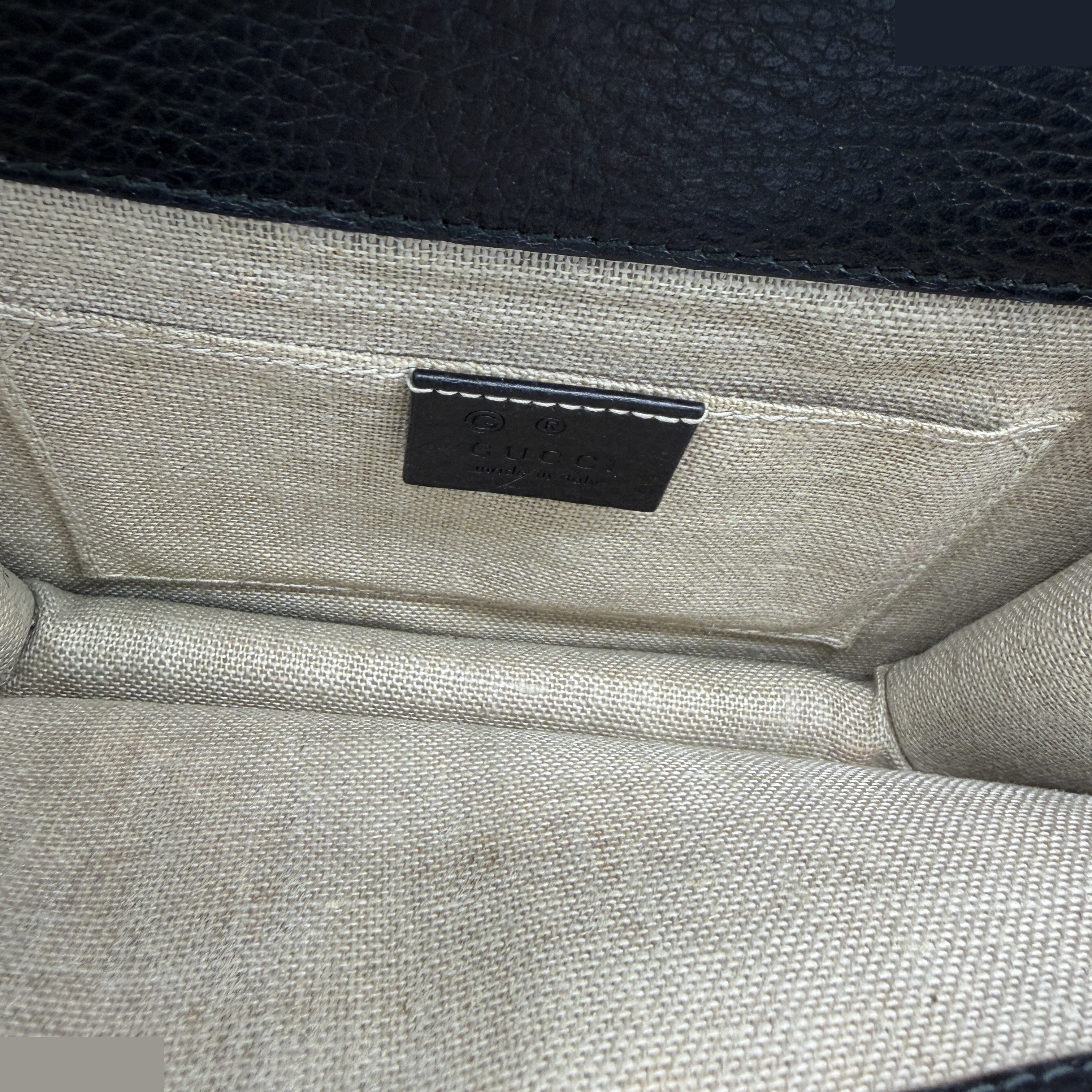 Small leather shoulder bag with interlocking G logo — view 12