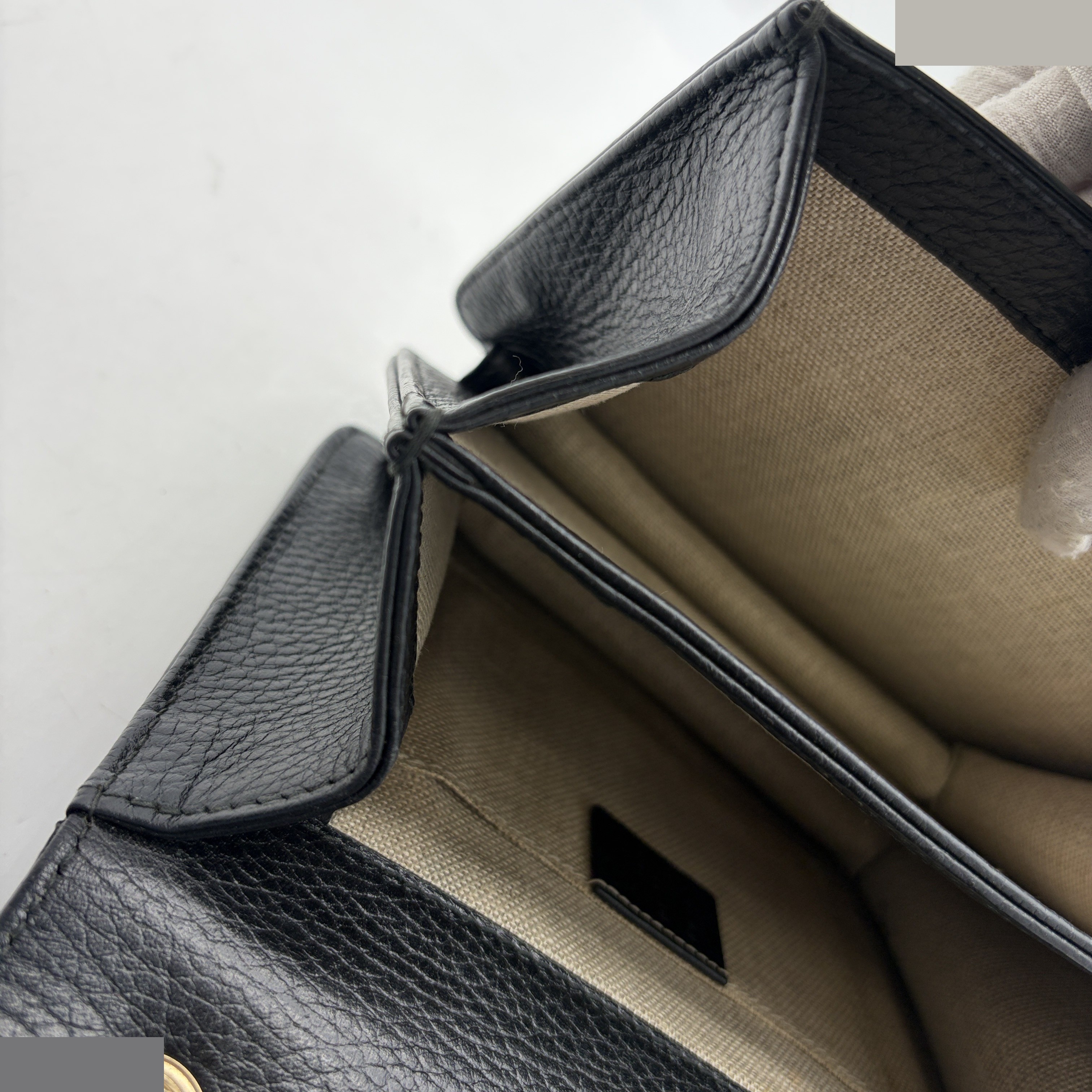 Small leather shoulder bag with interlocking G logo — view 10