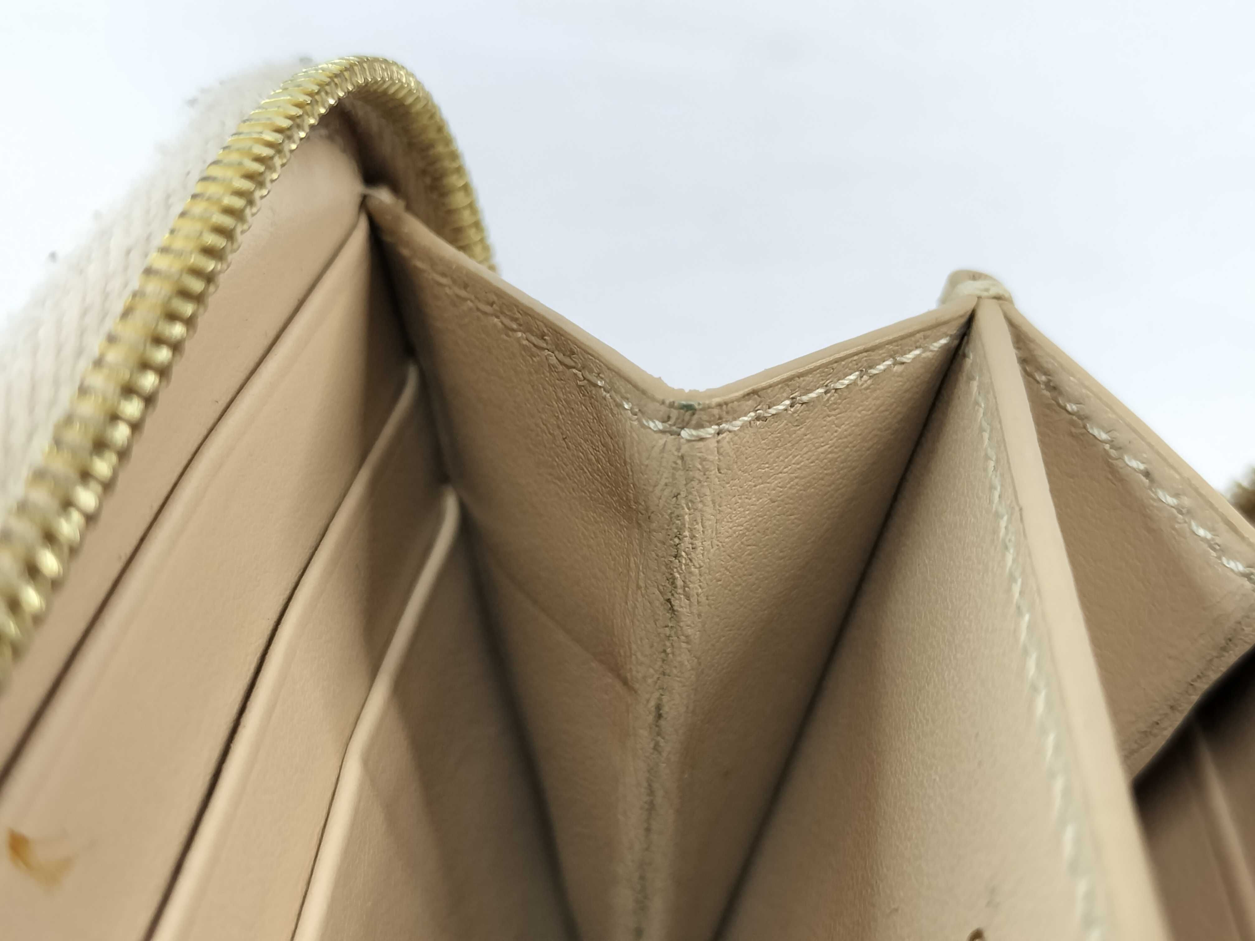 quilted coin case in beige with C charm. — view 9