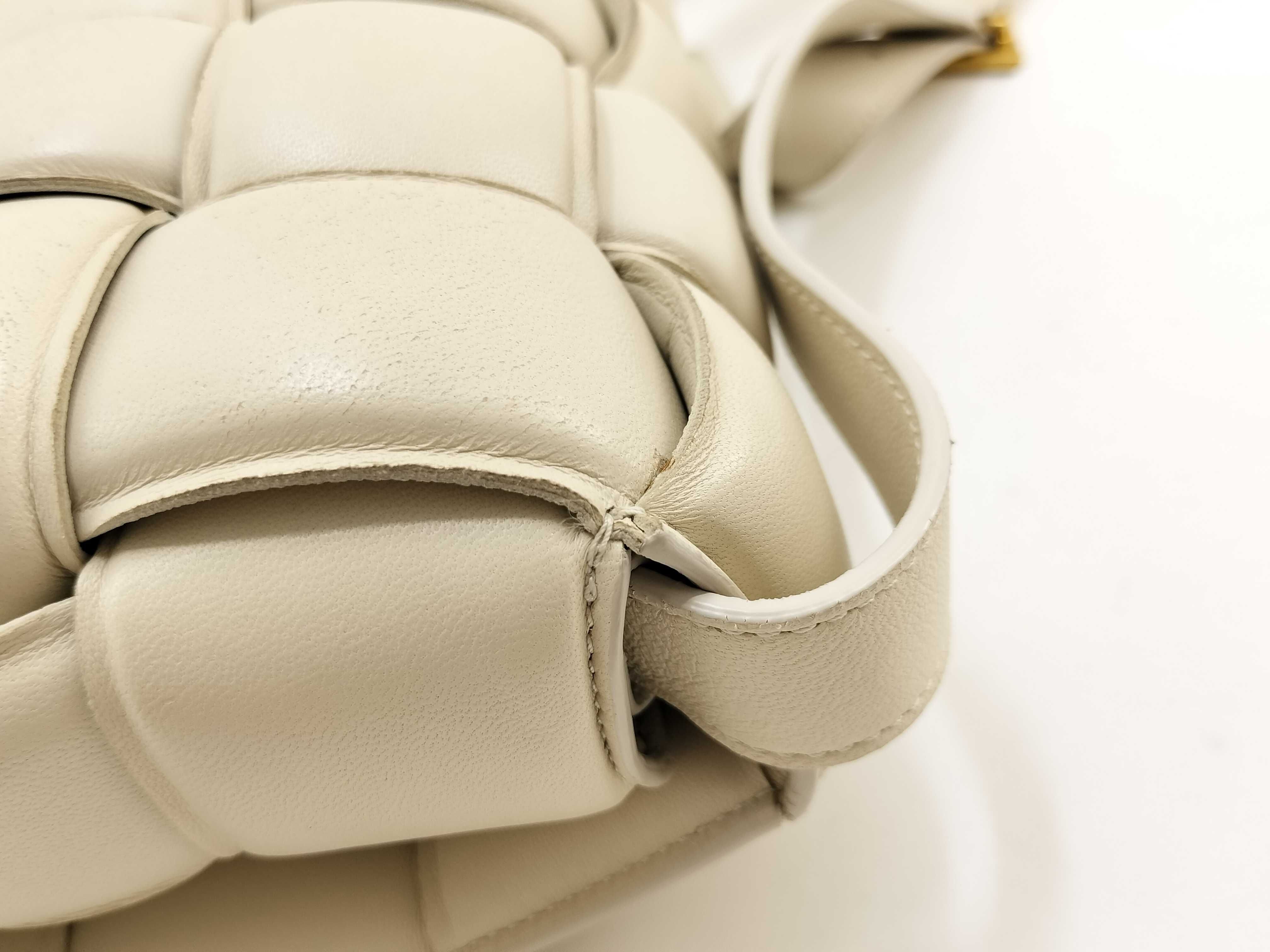 Padded Cassette White Shoulder Bag (Retail Price: ¥340,000) — view 6