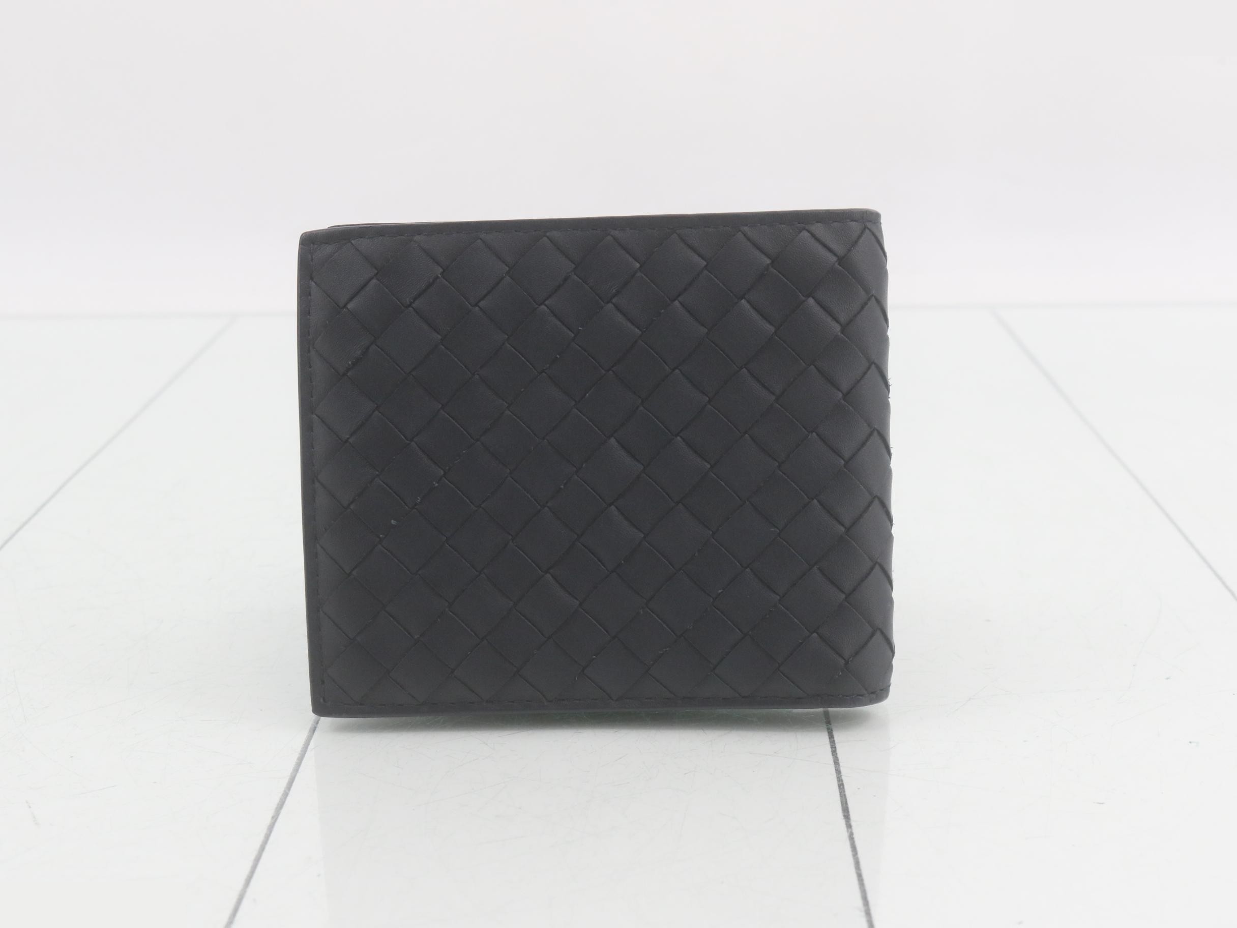Intrecciato bi-fold wallet, unused. — view 2