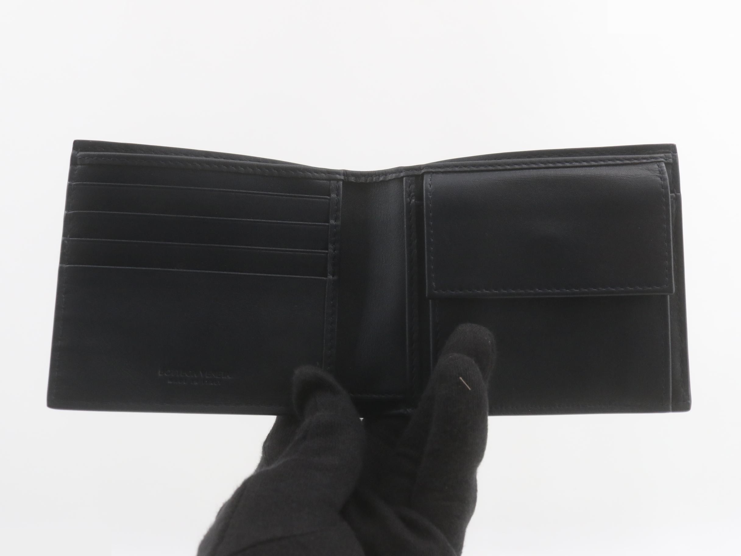 Intrecciato bi-fold wallet, unused. — view 4