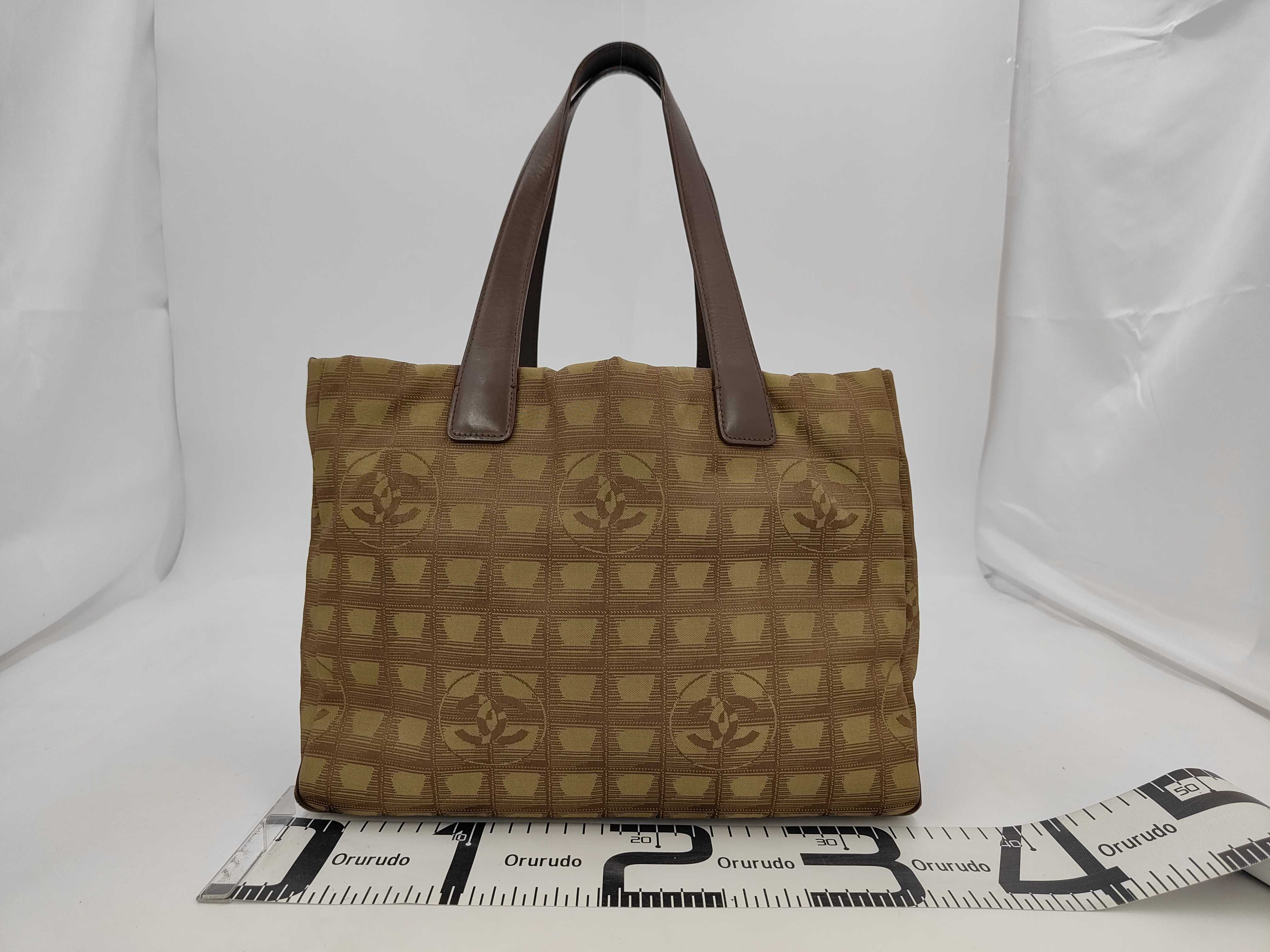 A15991 New Travel Line Tote MM Nylon Khaki Tote Bag — view 2