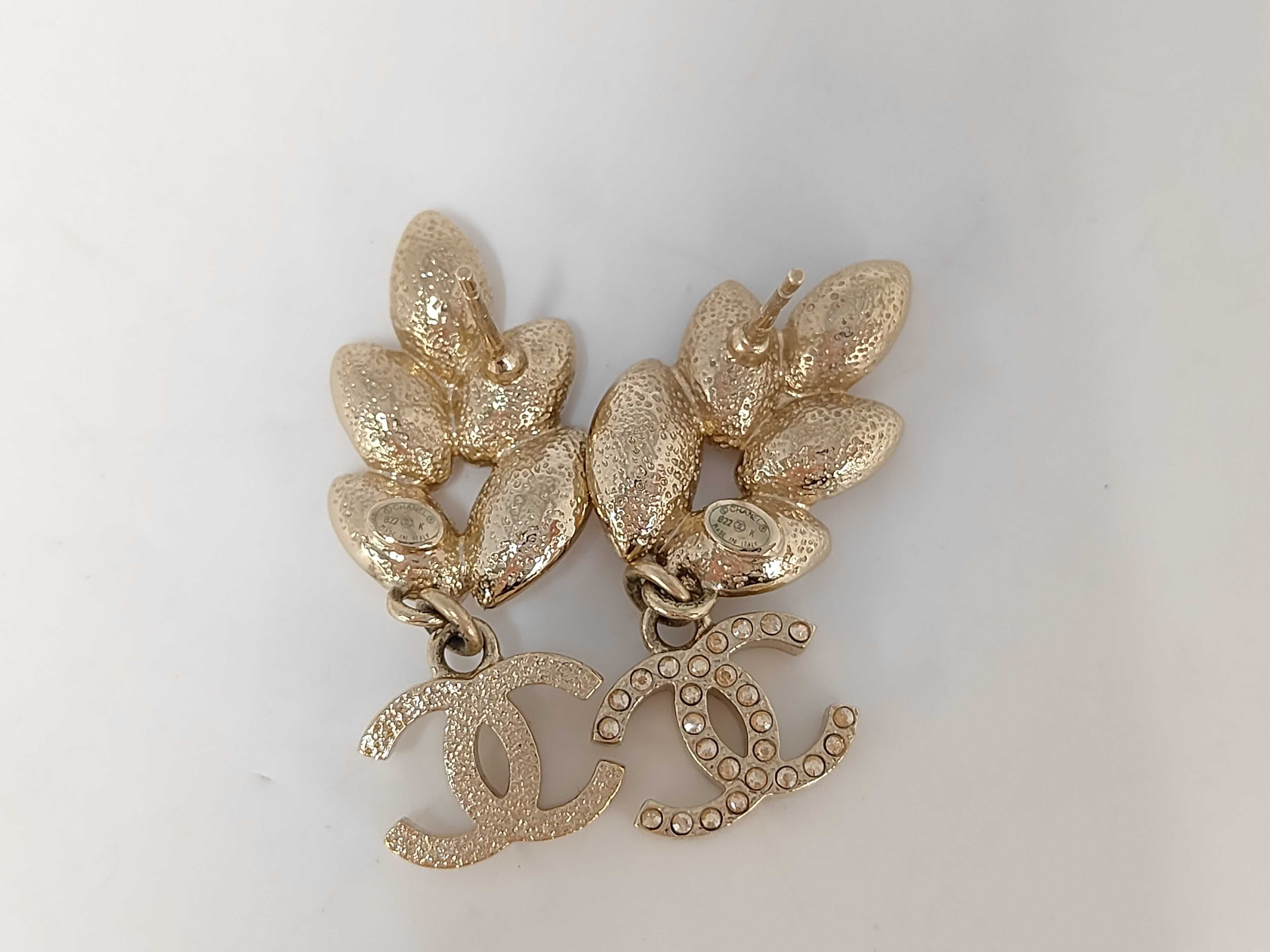 B22 K Coco Leaf Bijou Earrings — view 3