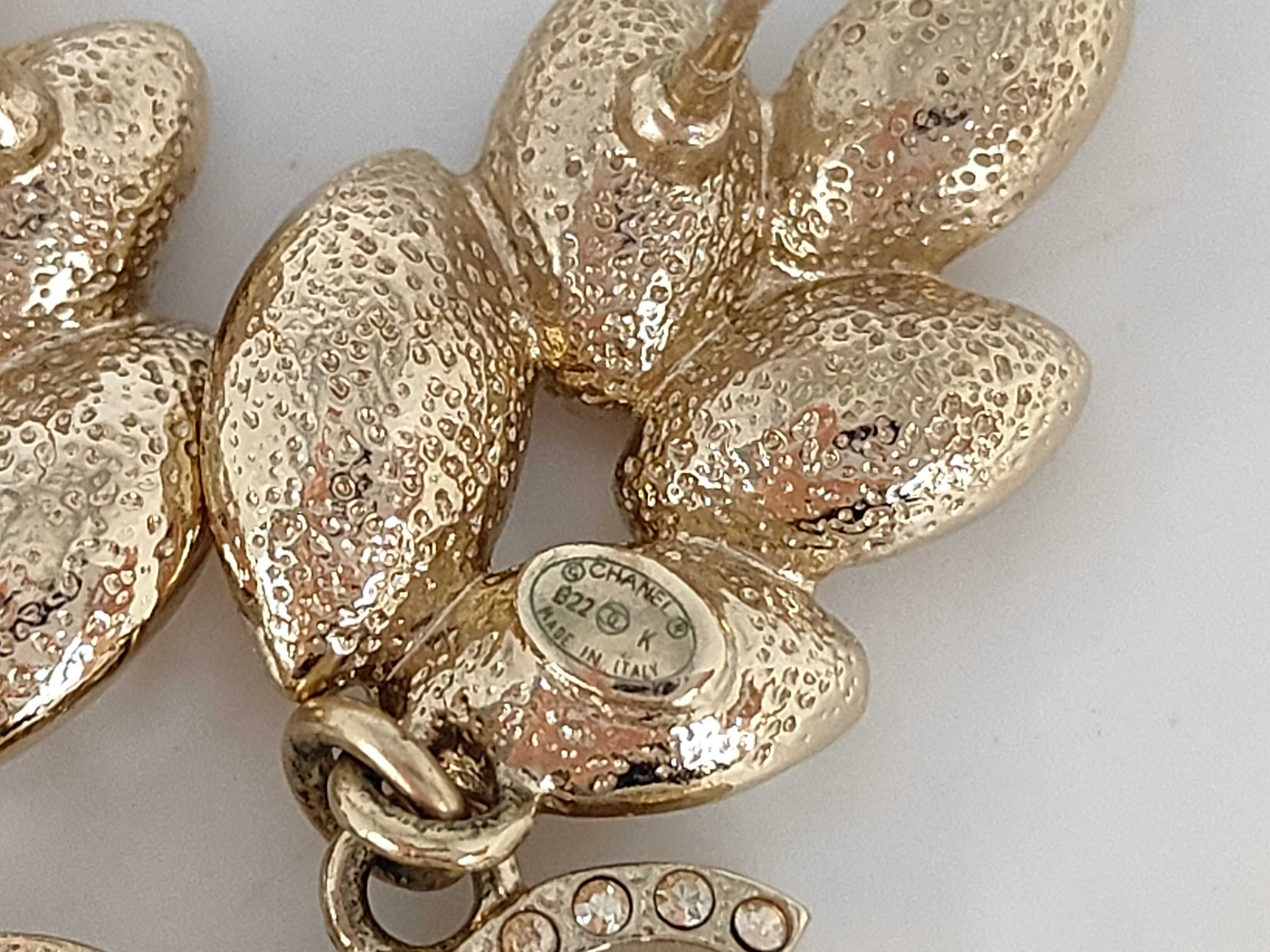 B22 K Coco Leaf Bijou Earrings — view 4