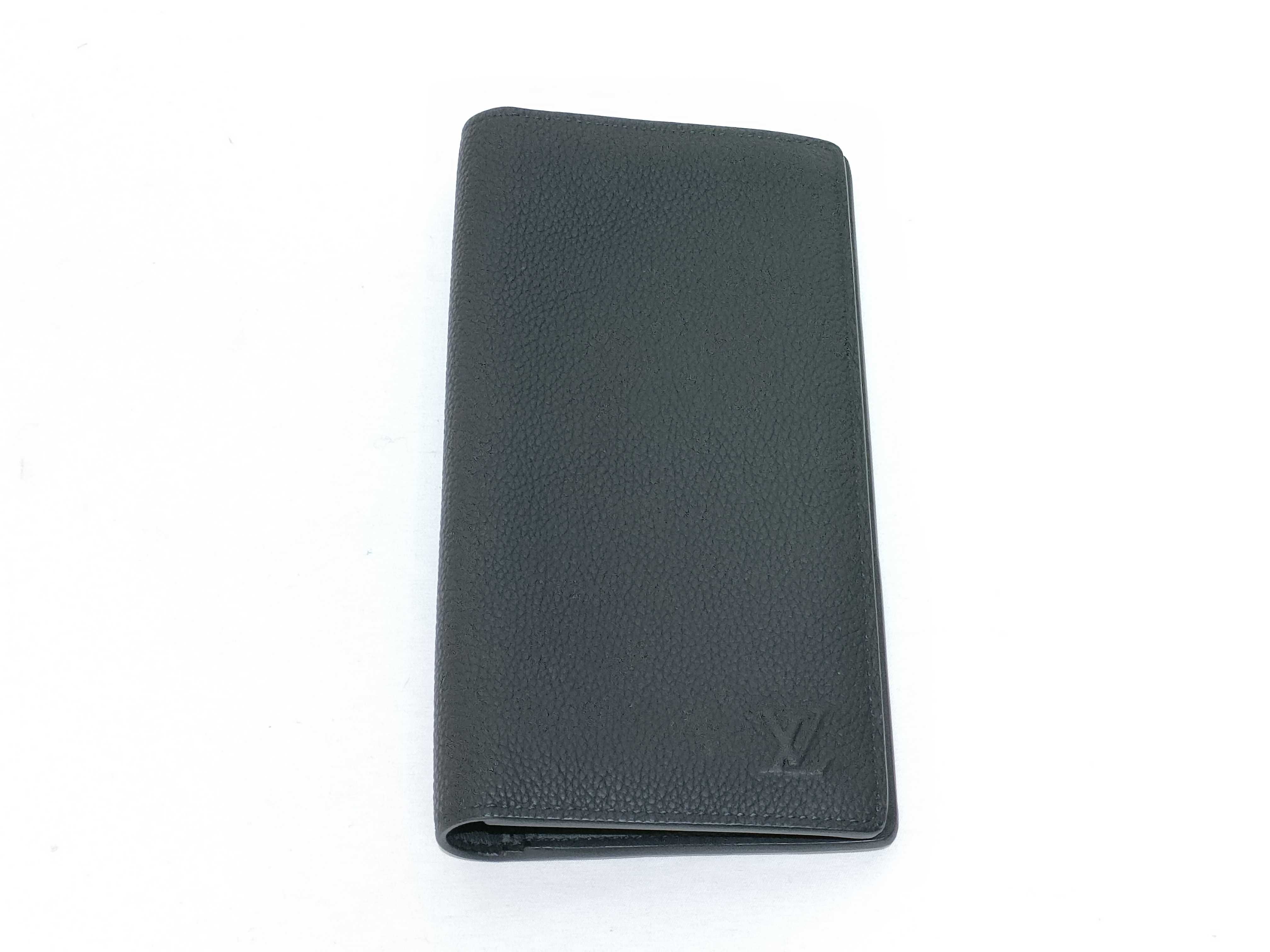 Taiga Portefeuille Brazza Taurillon Aerogram M25942 Wallet