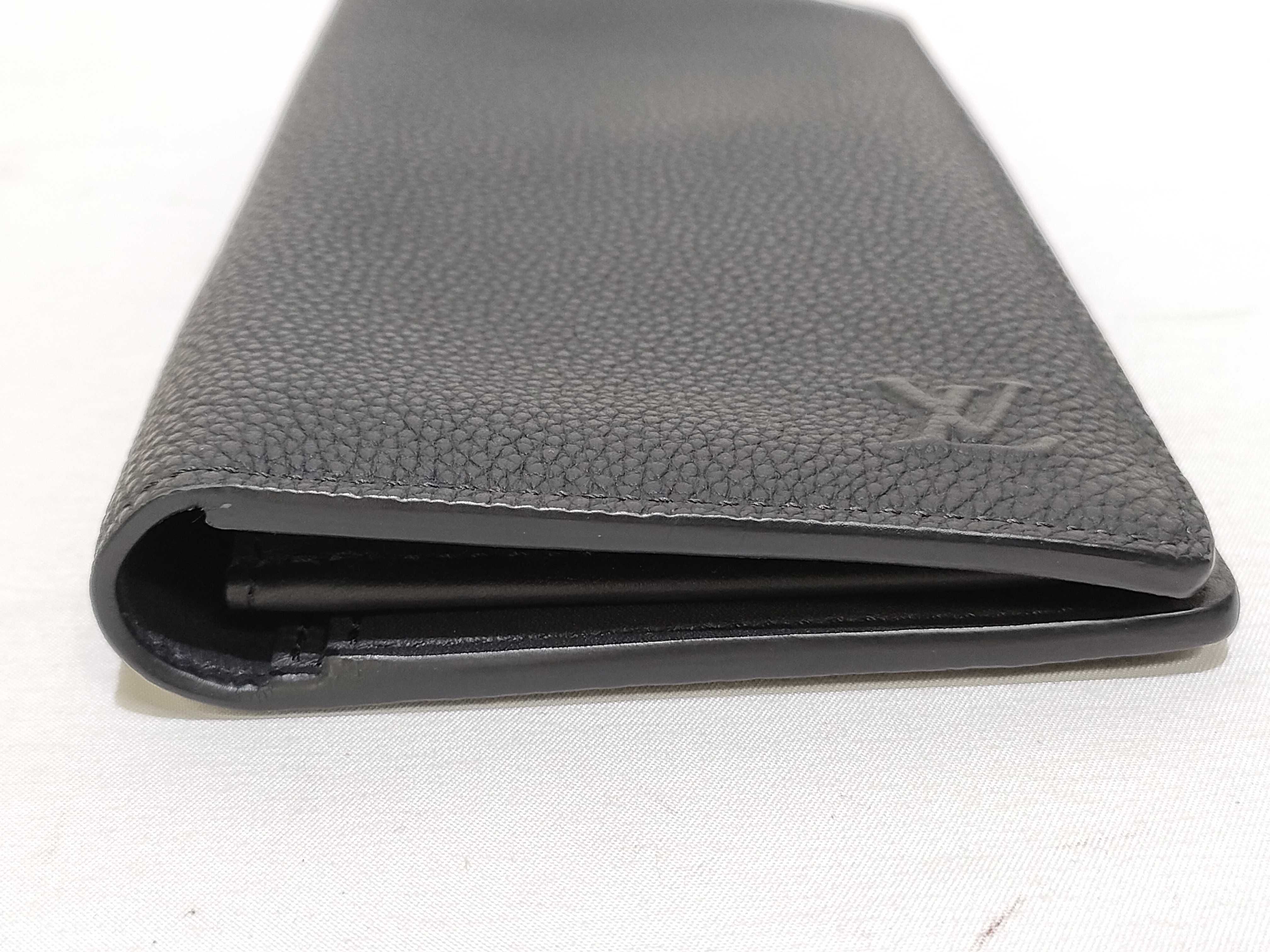 Taiga Portefeuille Brazza Taurillon Aerogram M25942 Wallet — view 5