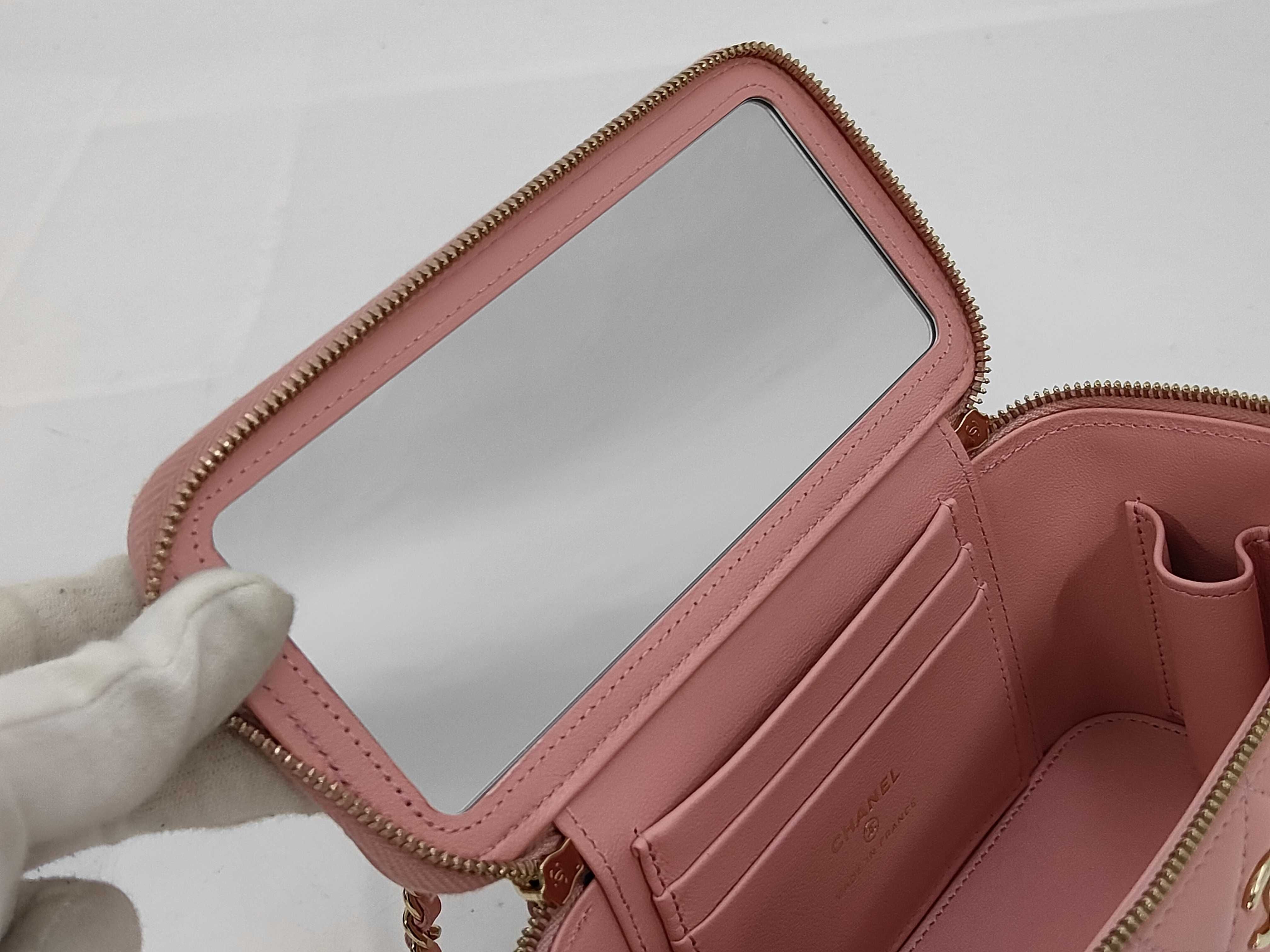 Matelassé Mini Vanity Lambskin Pink Shoulder Bag — view 13