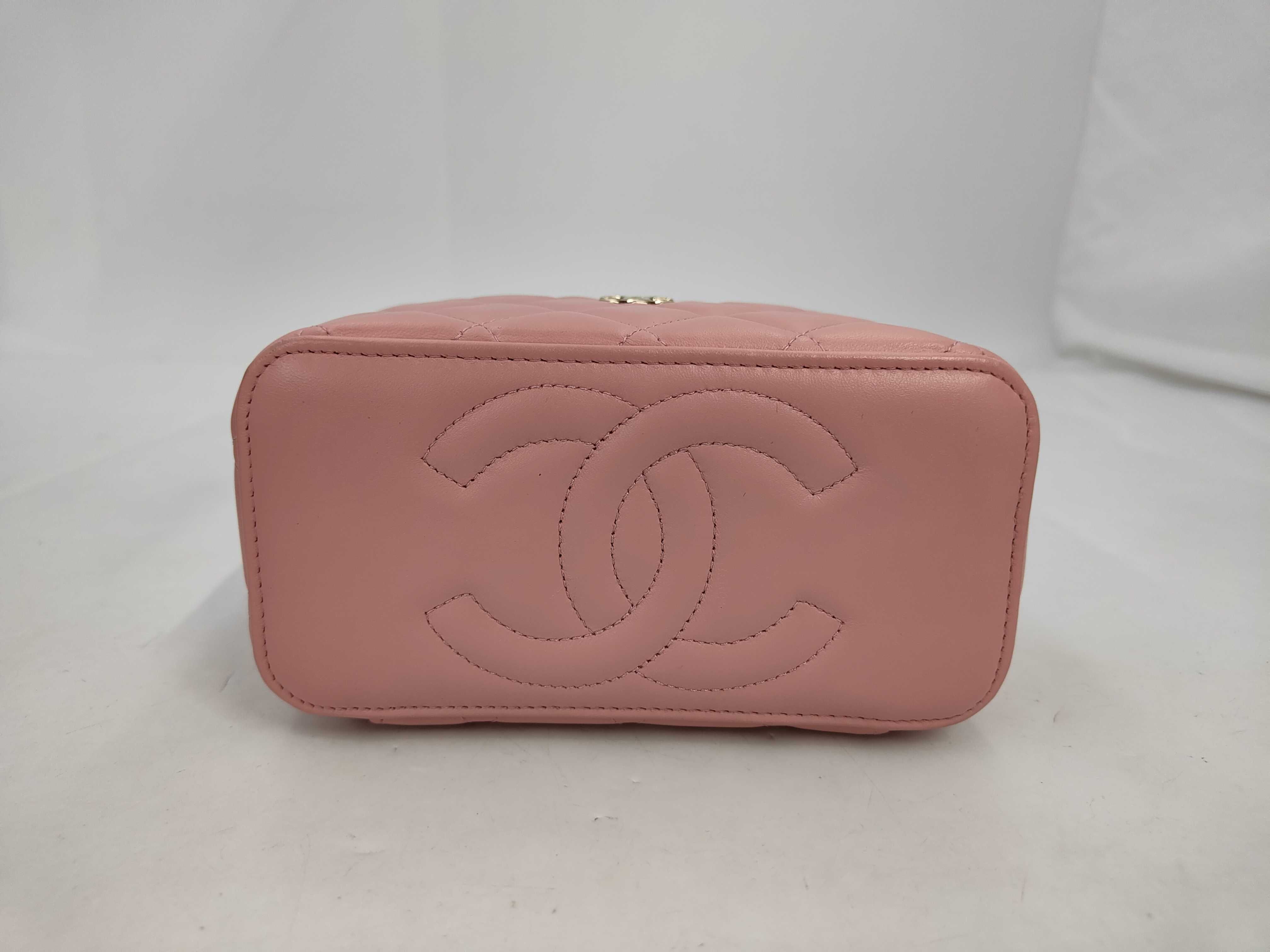 Matelassé Mini Vanity Lambskin Pink Shoulder Bag — view 4