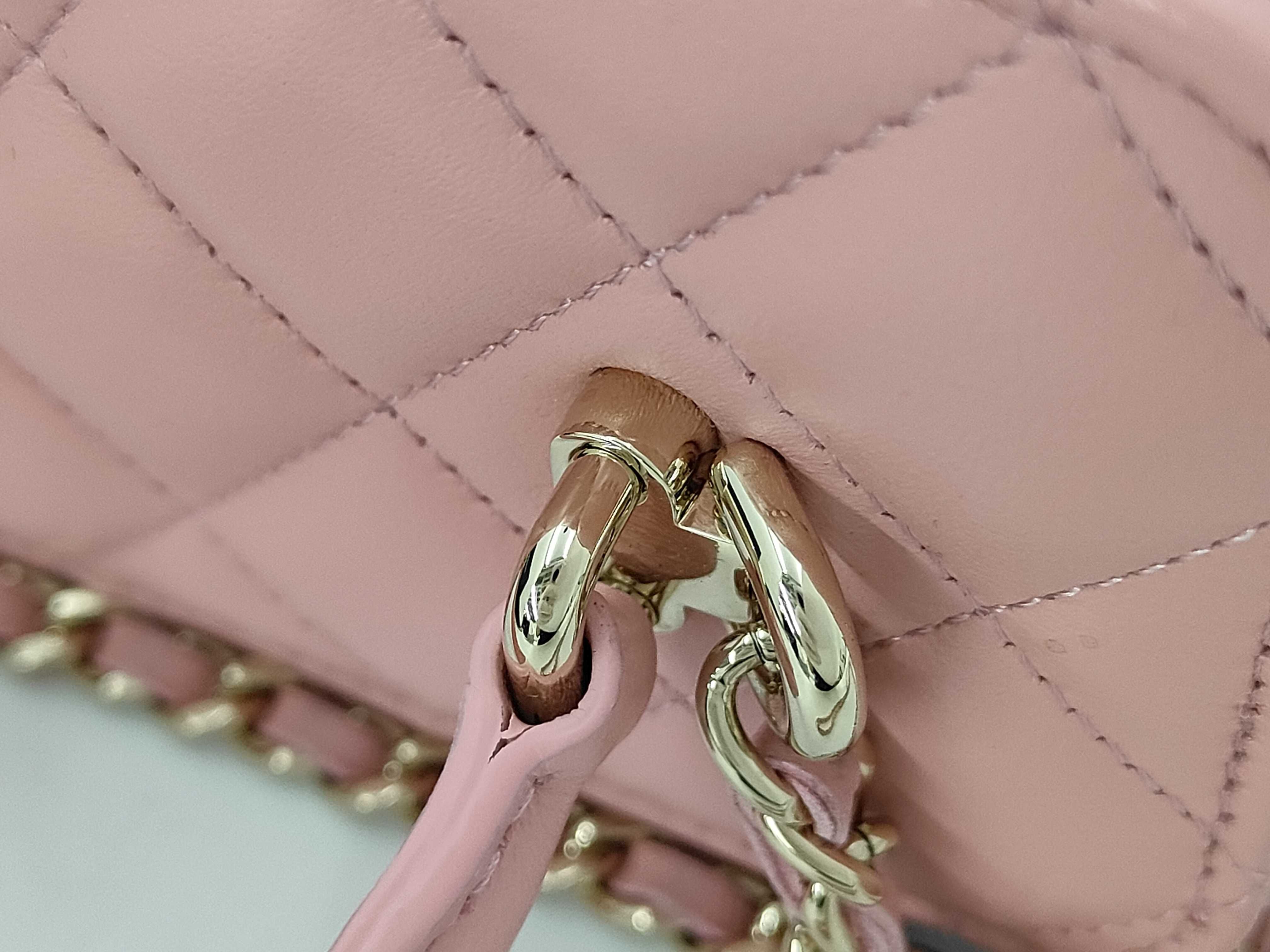 Matelassé Mini Vanity Lambskin Pink Shoulder Bag — view 7