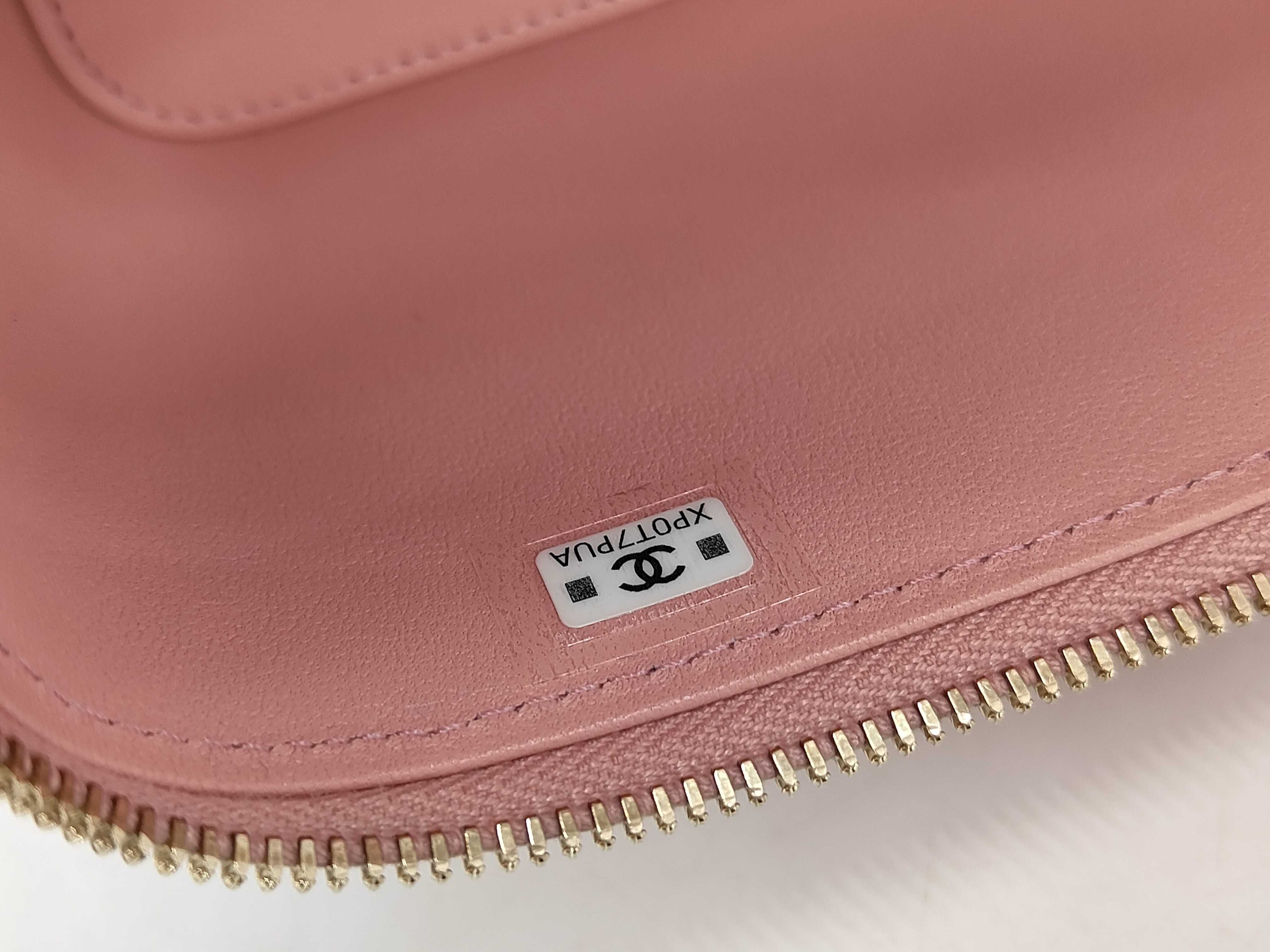 Matelassé Mini Vanity Lambskin Pink Shoulder Bag — view 10
