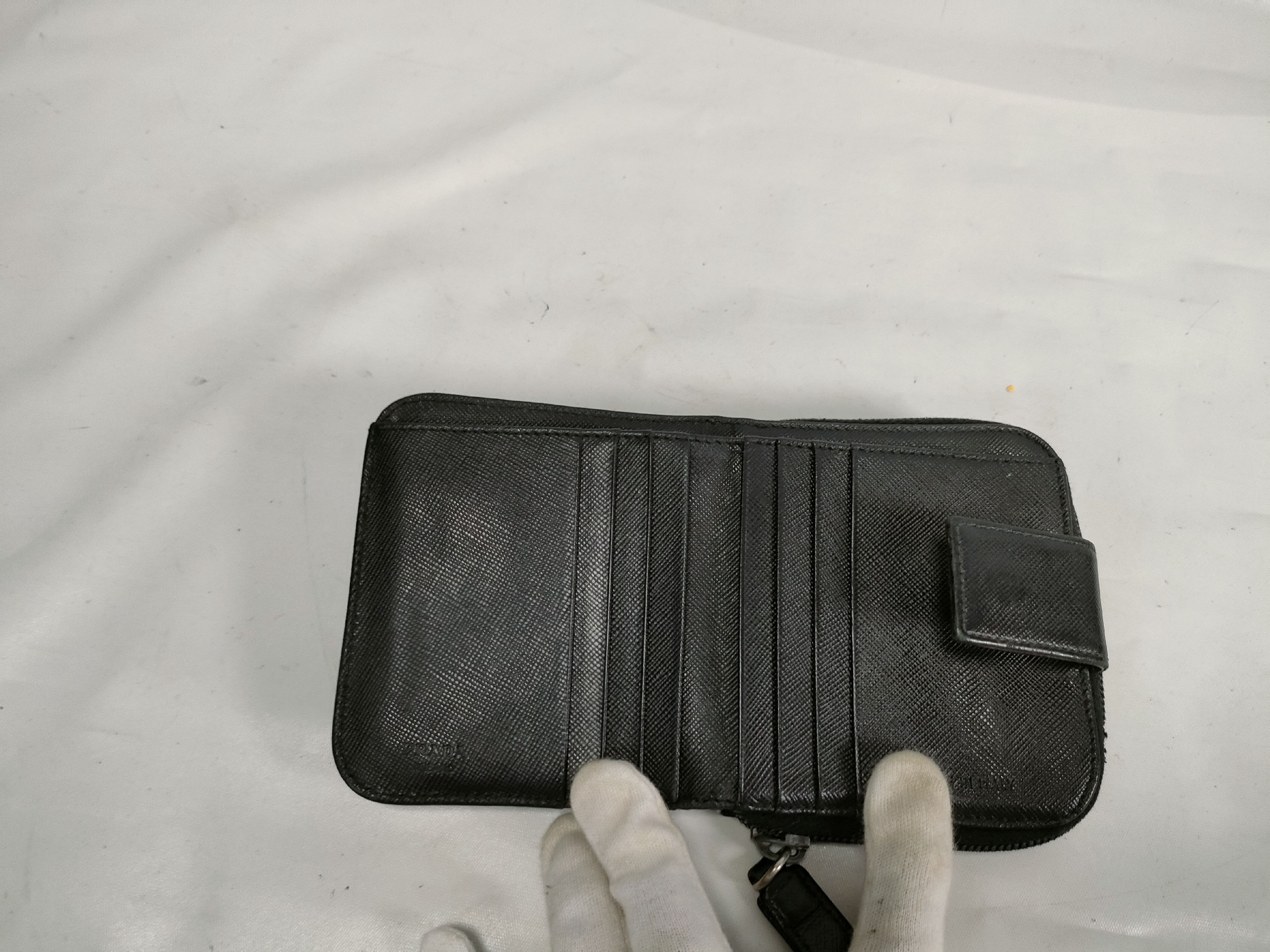 Nylon Bi-fold Wallet with Round Zipper — view 8