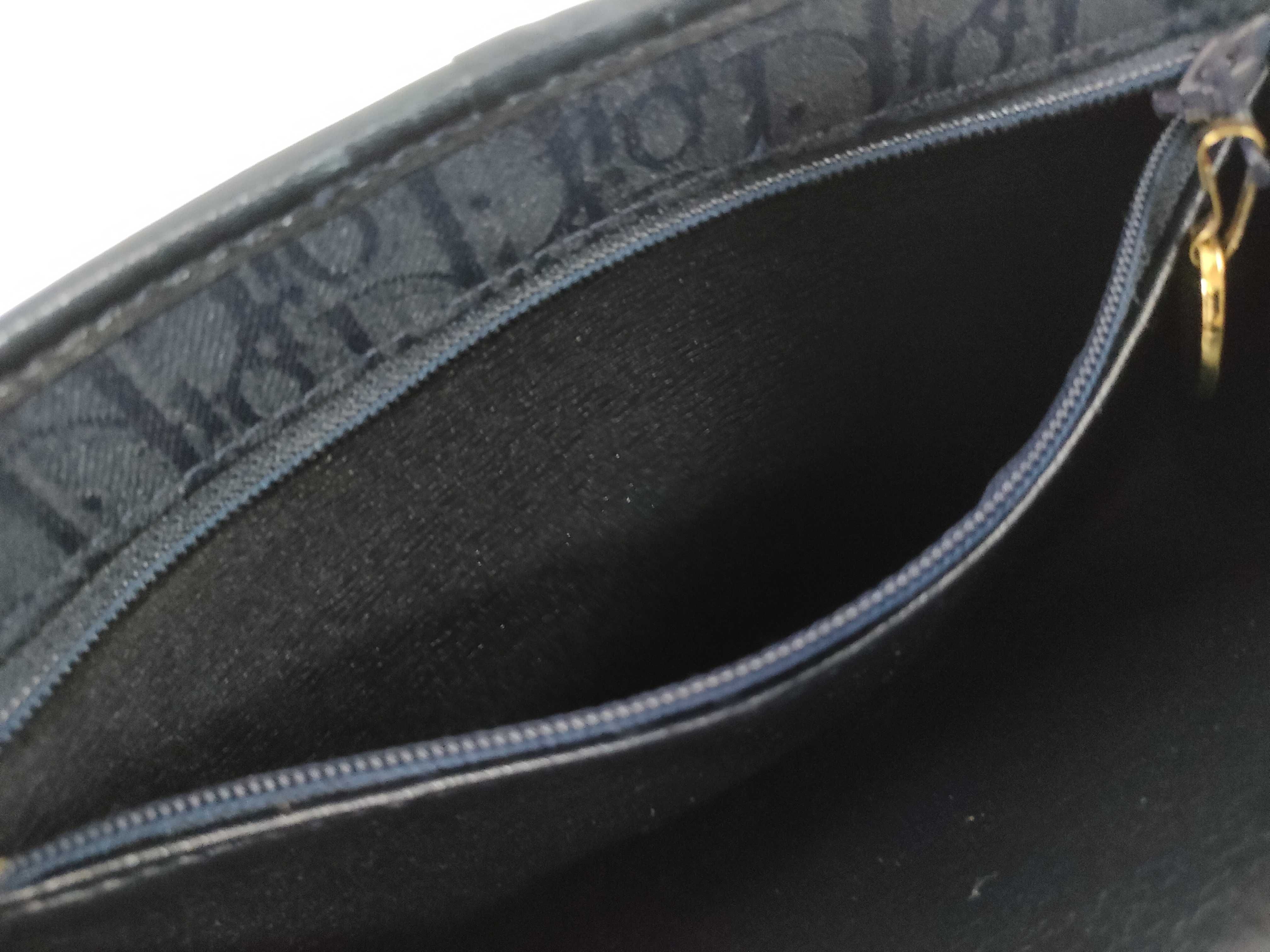 Trotter Chain Vintage Shoulder Bag — view 12