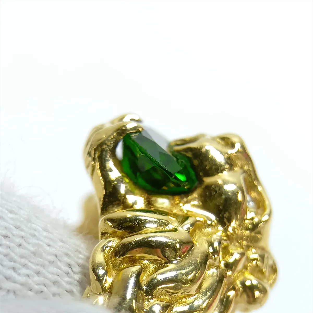 Lion Head Diamond Ring, 750 (Yellow Gold), 8.4g, 8 stones, chipped, — view 5