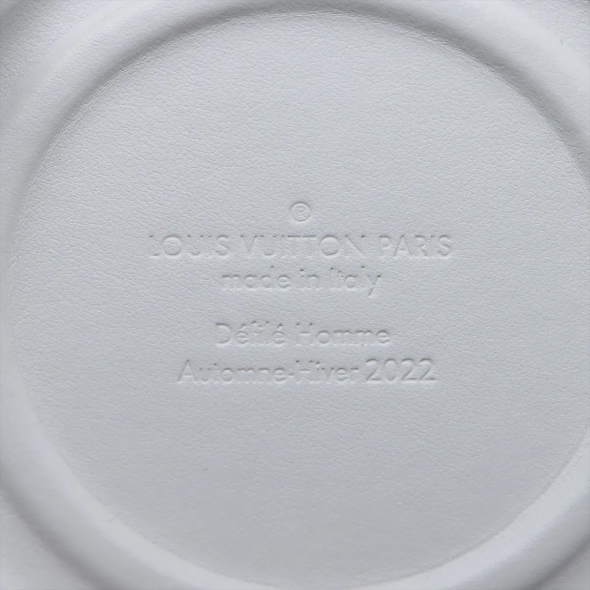 logo LV painted can M81592 white x green RFID detectable — view 9