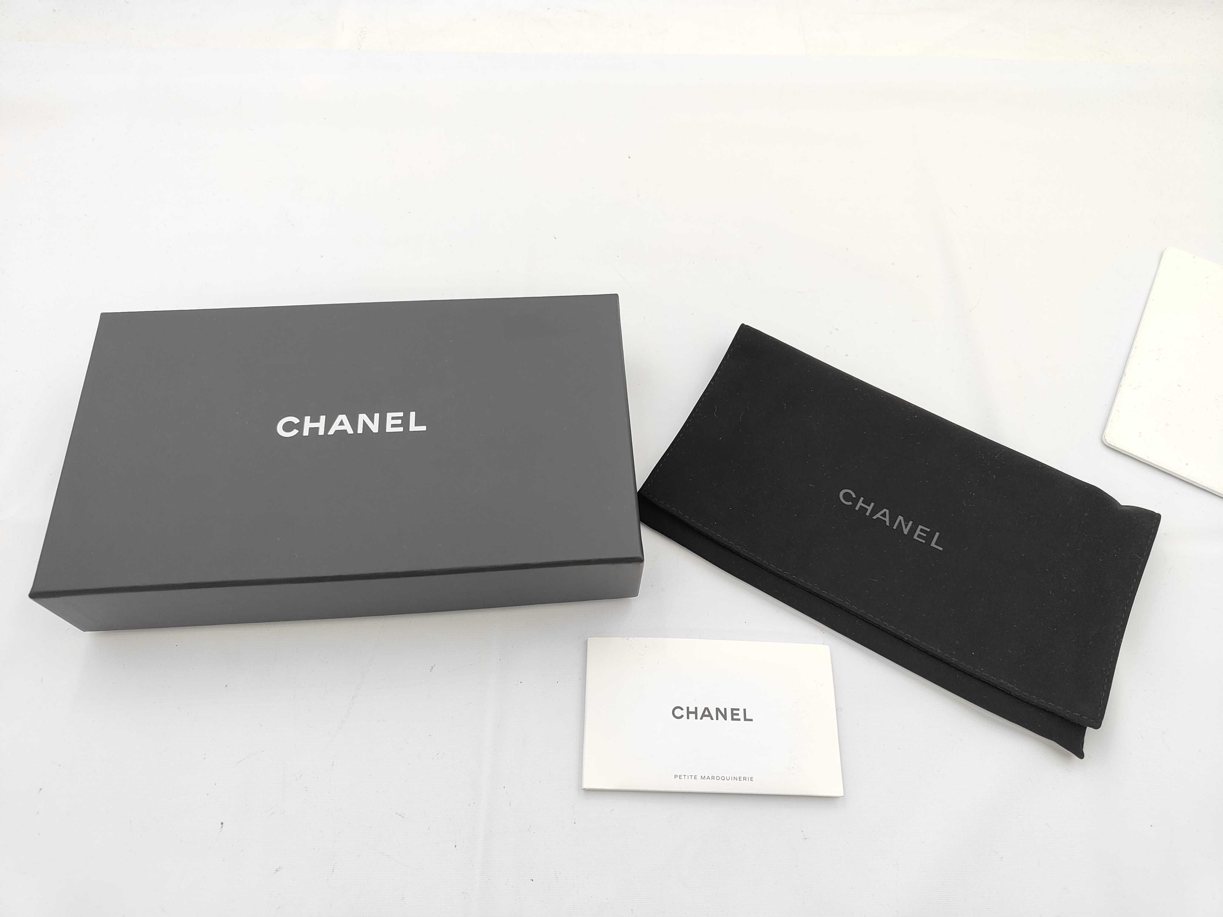 Long Wallet, Caviar Leather, Matelassé, Random Number, Coco Mark, White Wallet — view 10