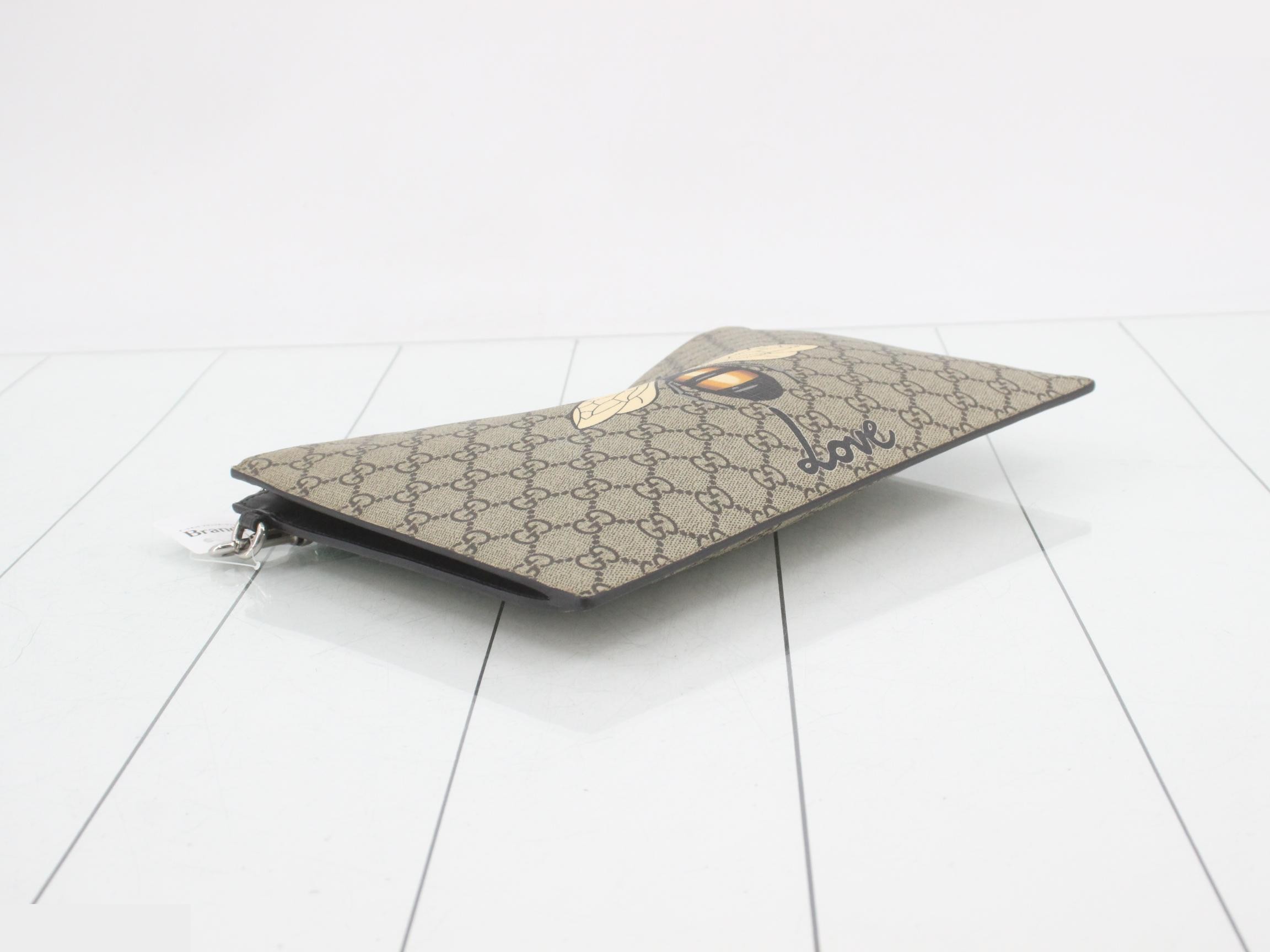 GG Supreme Bee Print Clutch Bag — view 5