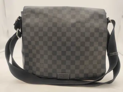 District MM Damier Graphite Shoulder Messenger Bag