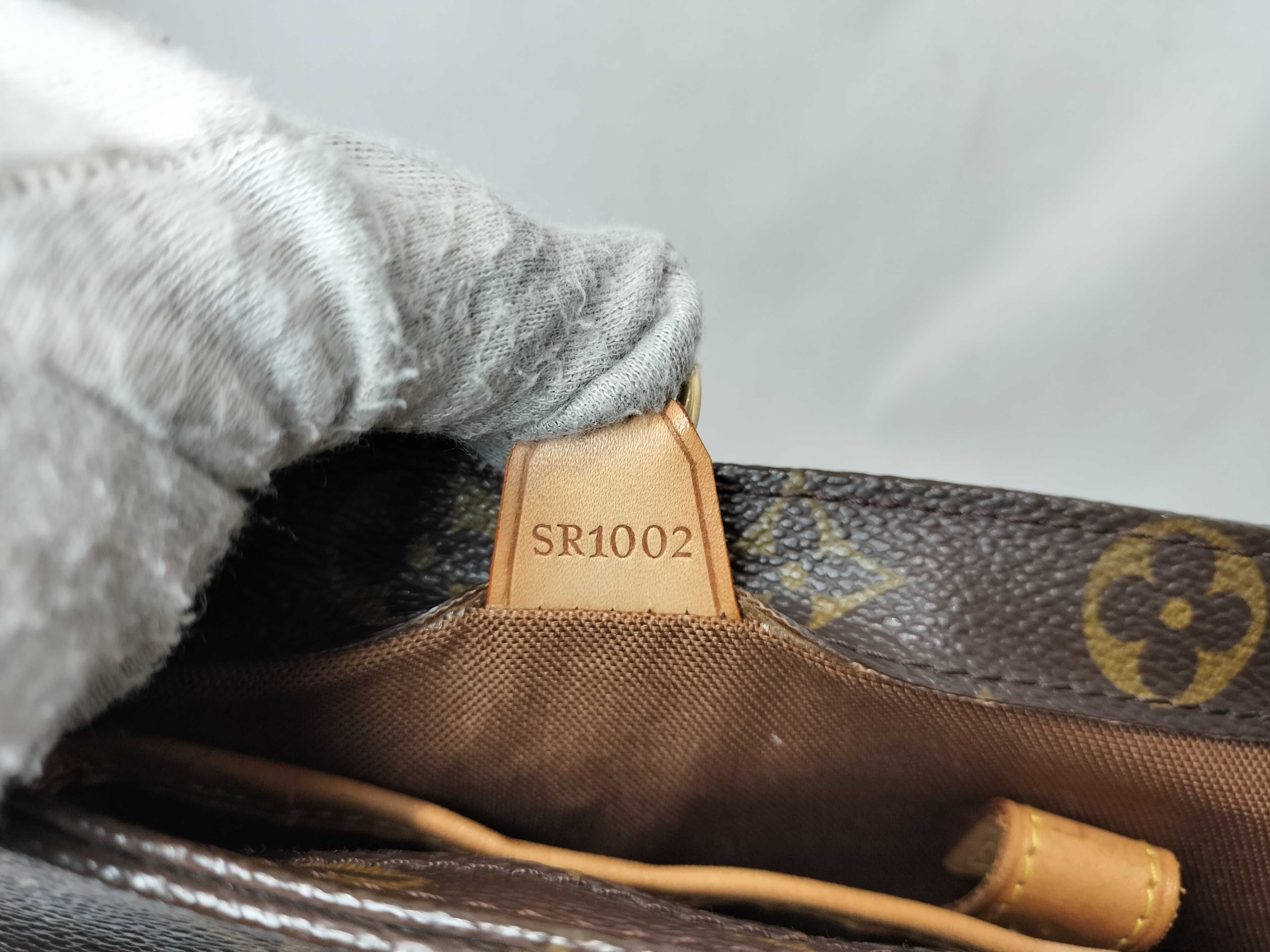 Monogram Louis Vuitton Plat Vavin Vintage Leather Handbag — view 12