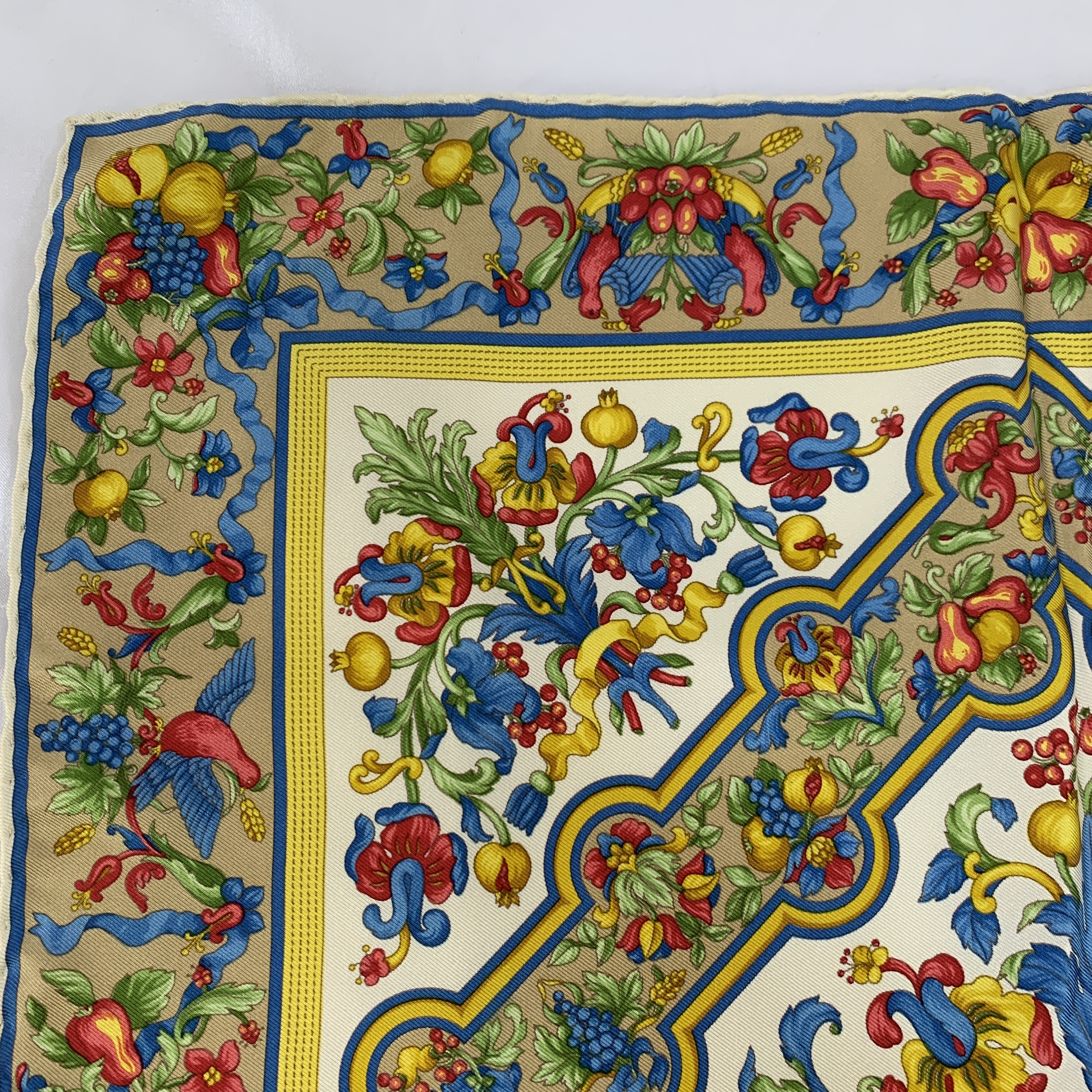 scarf, 100% silk, other accessories. — view 3