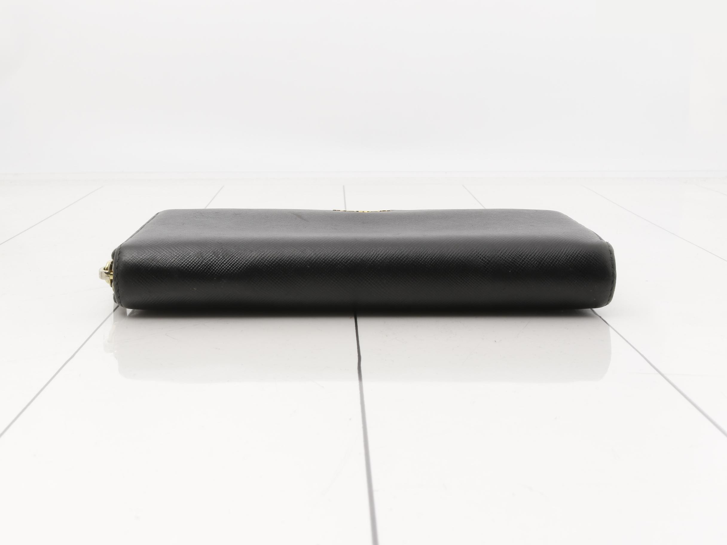 Leather logo round zipper long wallet, black — view 3