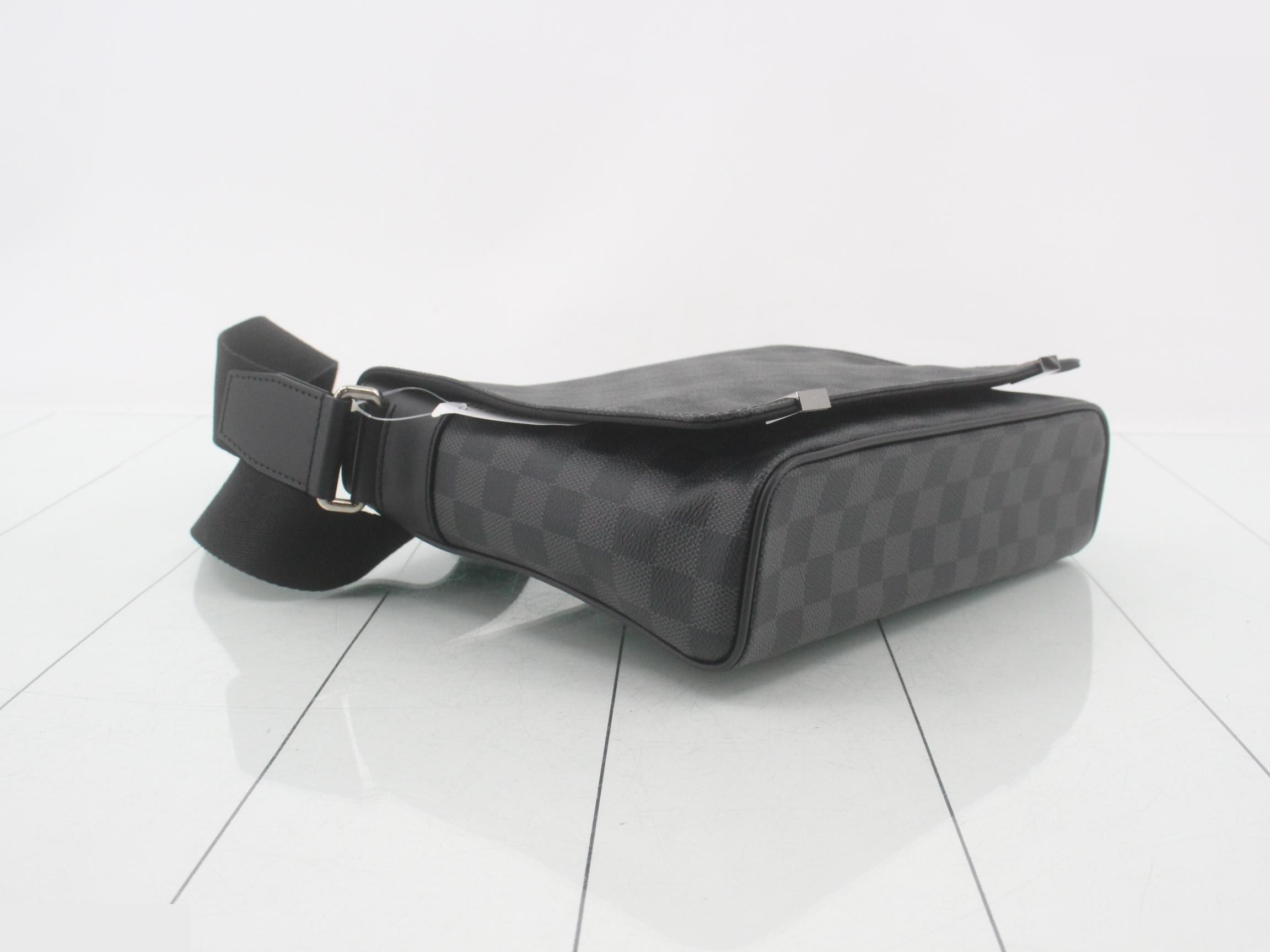 Damier Graphite District PM NM Shoulder — view 5