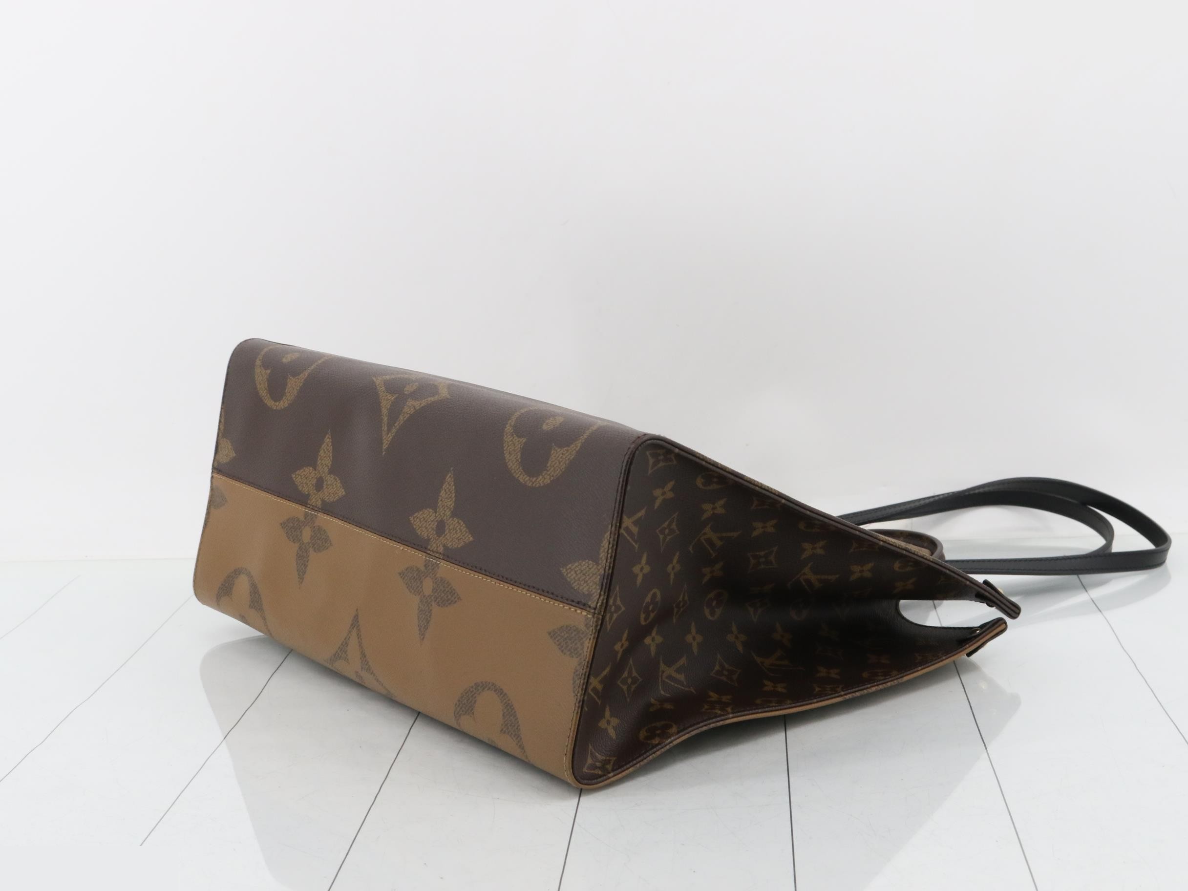 Monogram Giant Reverse OnTheGo GM 2-Way Tote Bag — view 6