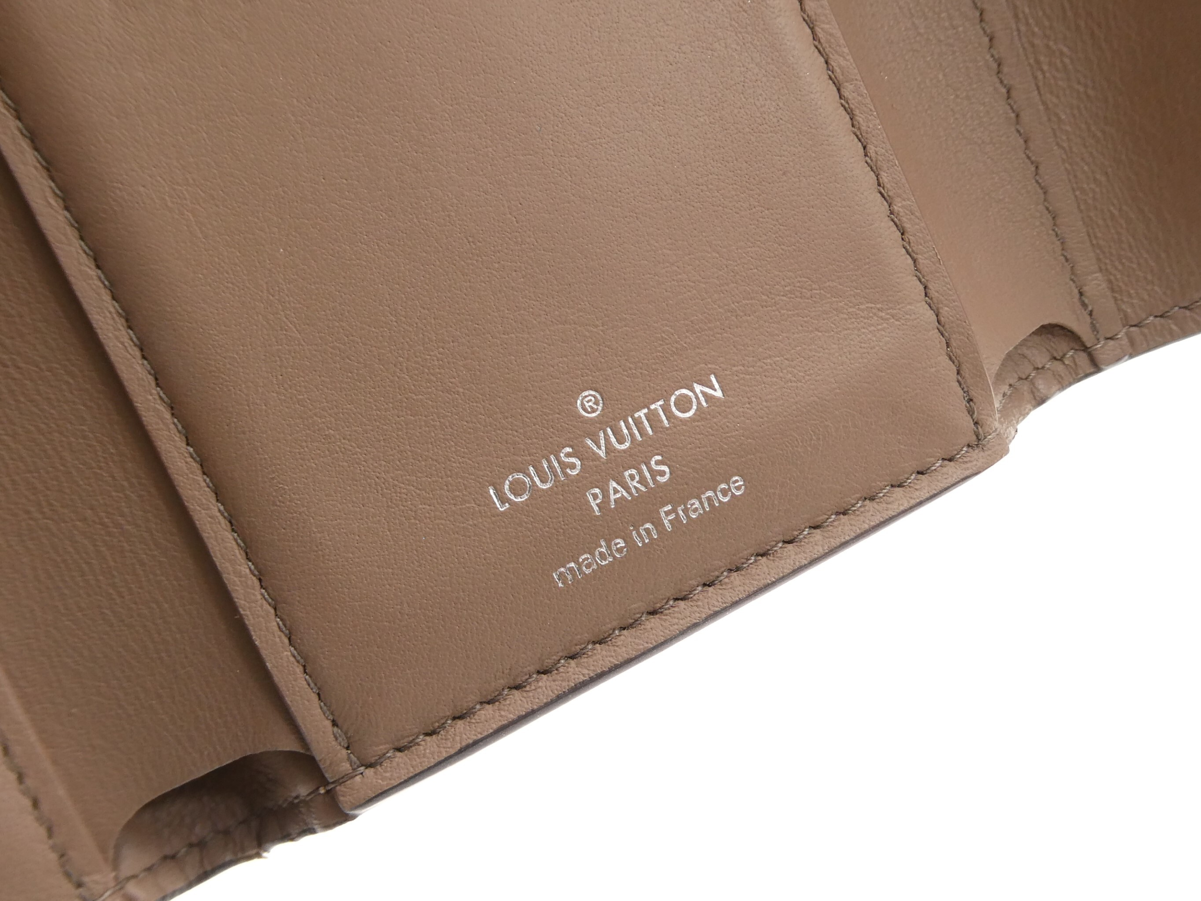 Portefeuille Capucines Compact Wallet — view 8