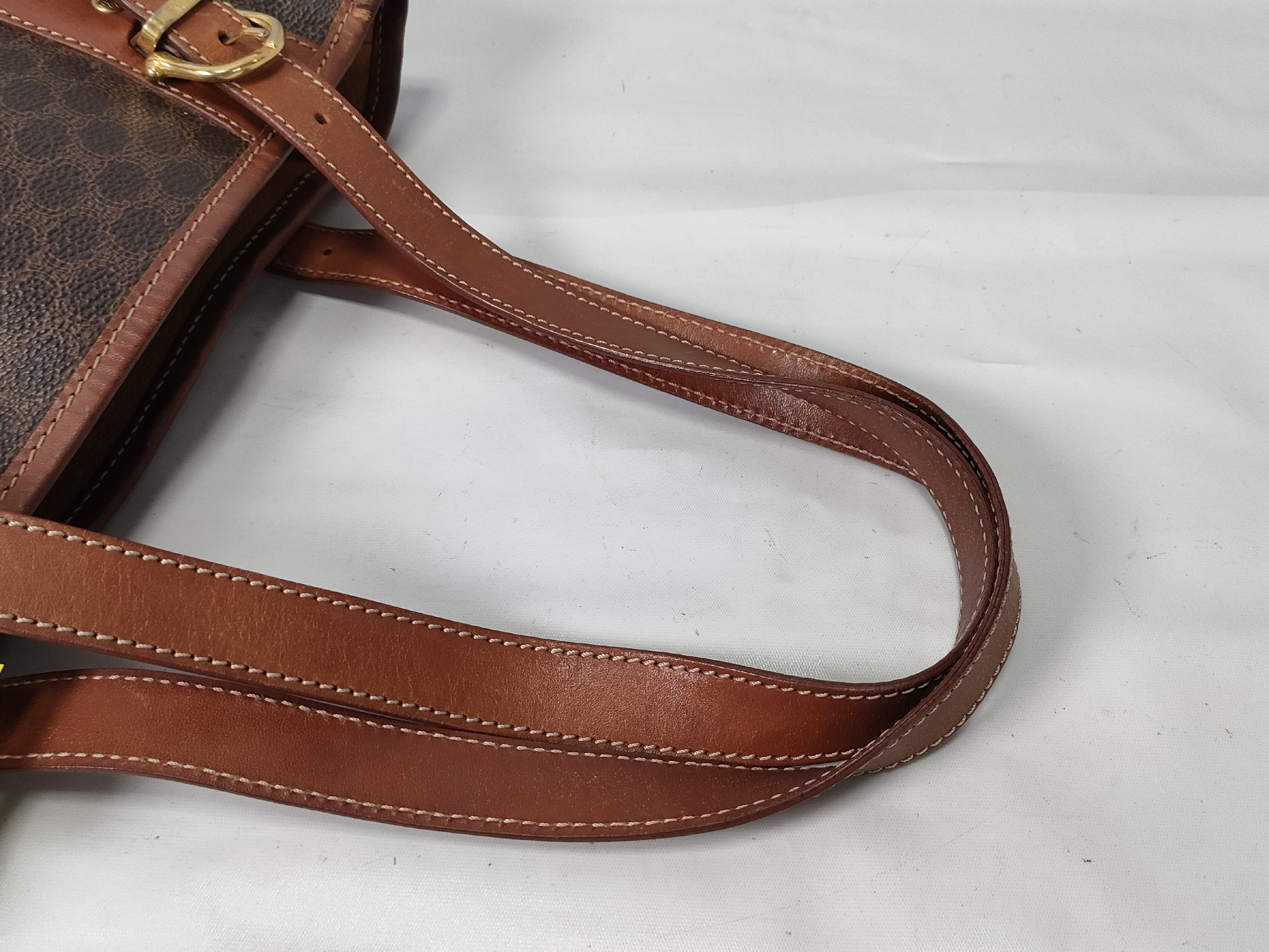 handbag — view 3