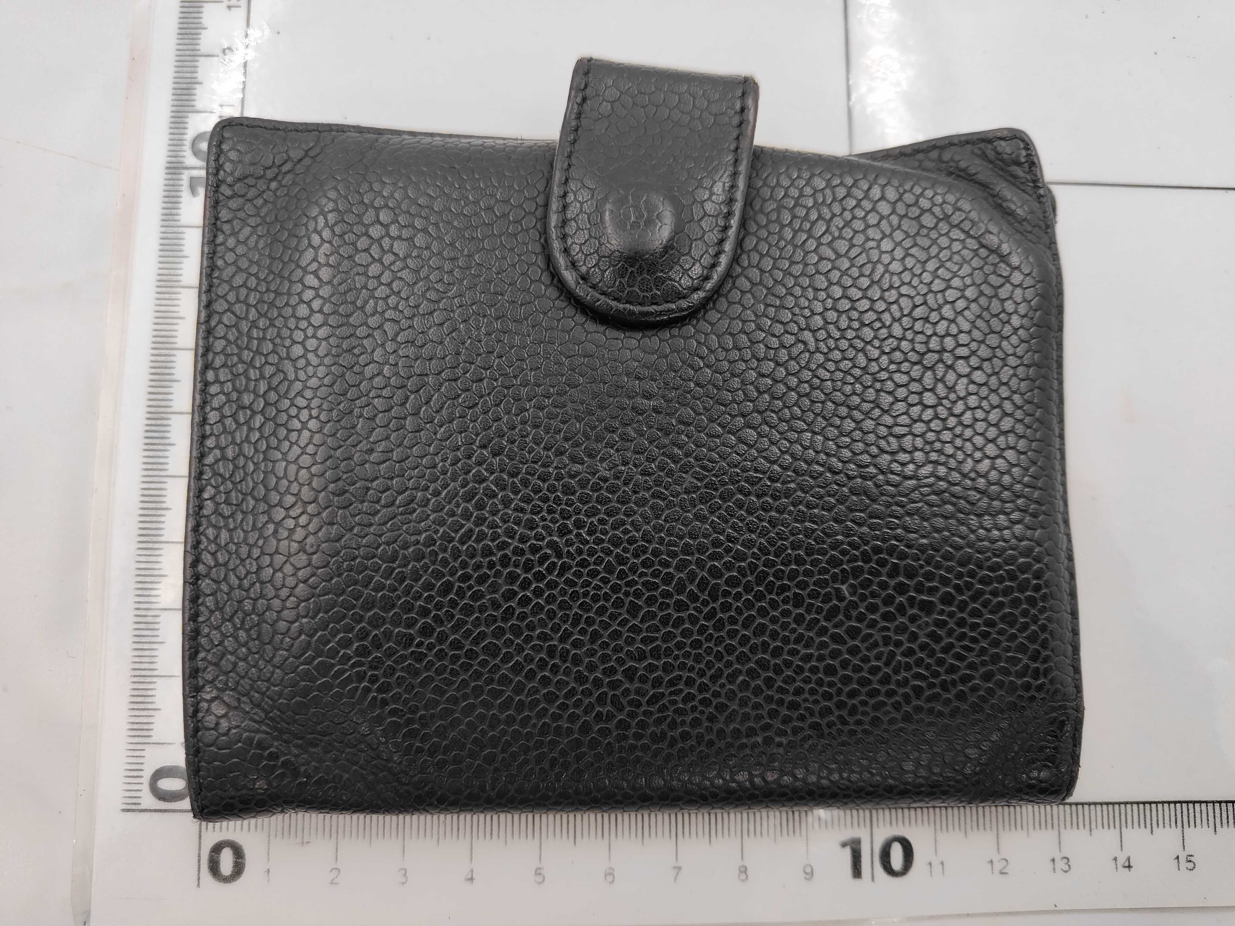 4910671 Coco Mark Bi-fold Wallet, Caviar Leather, Black, Series 4 — view 2