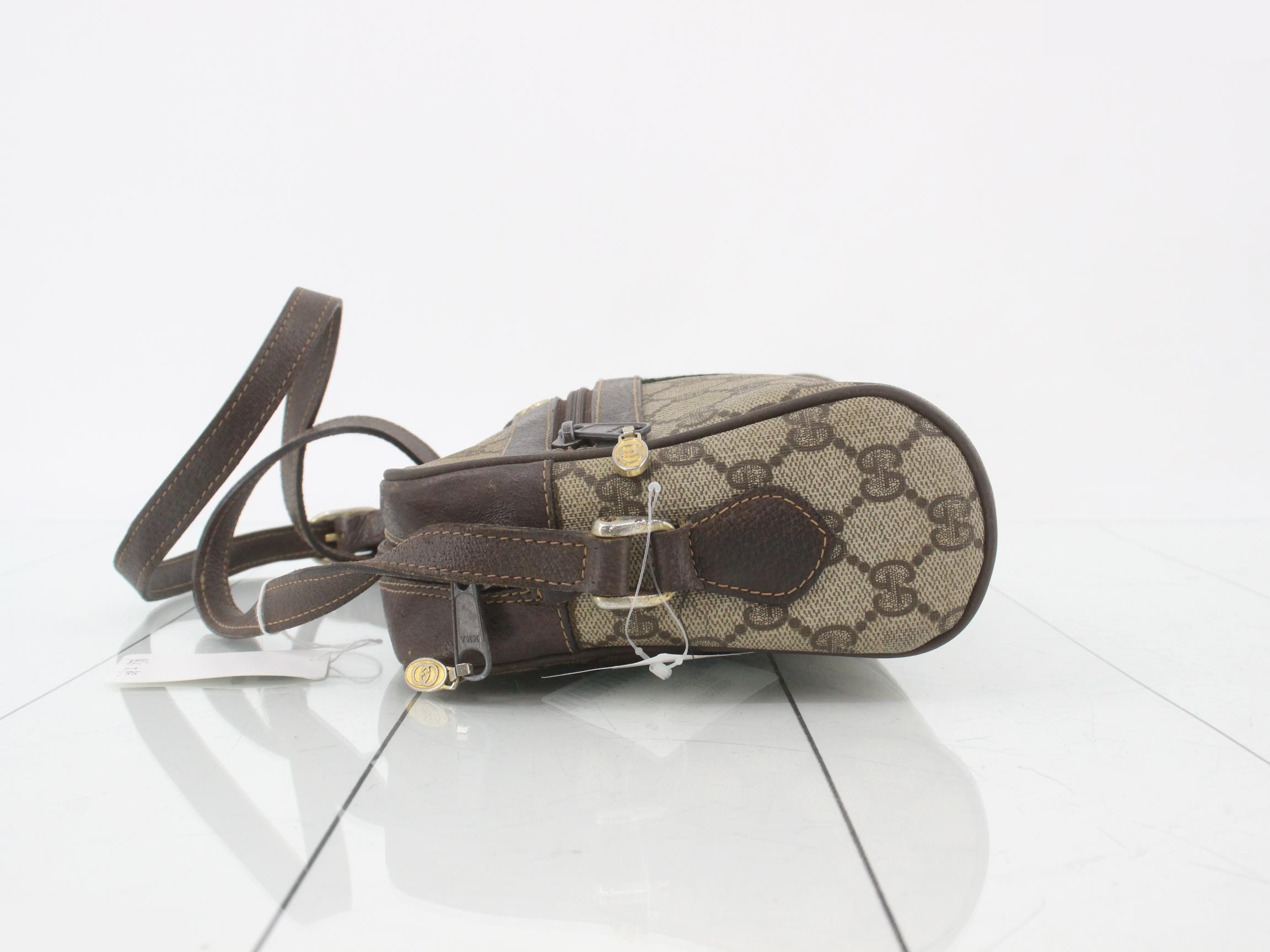 GG Supreme Shoulder Bag — view 4