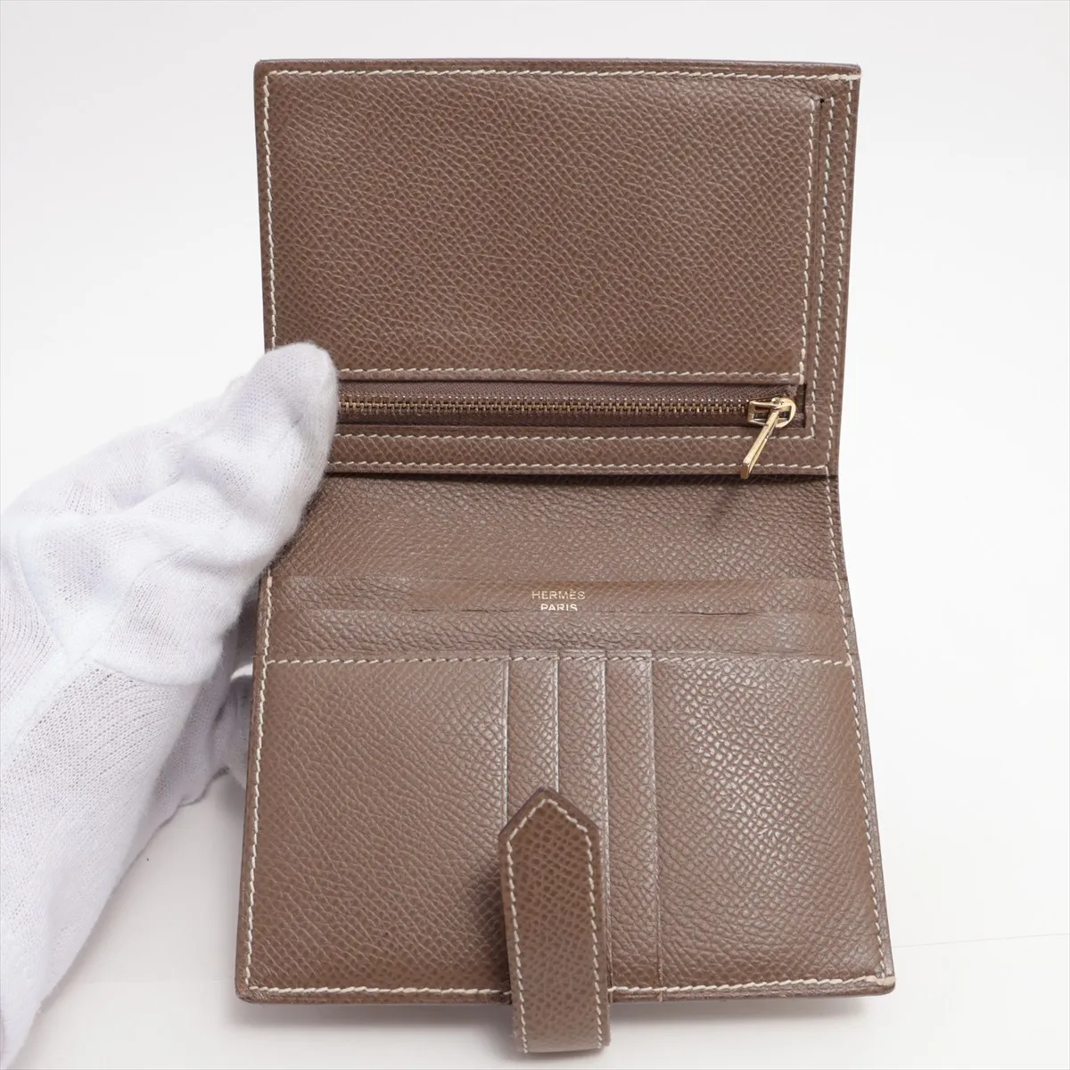 Bearn Compact Vaux Epson Compact Wallet Etoupe Gold Hardware Z:2021 — view 3