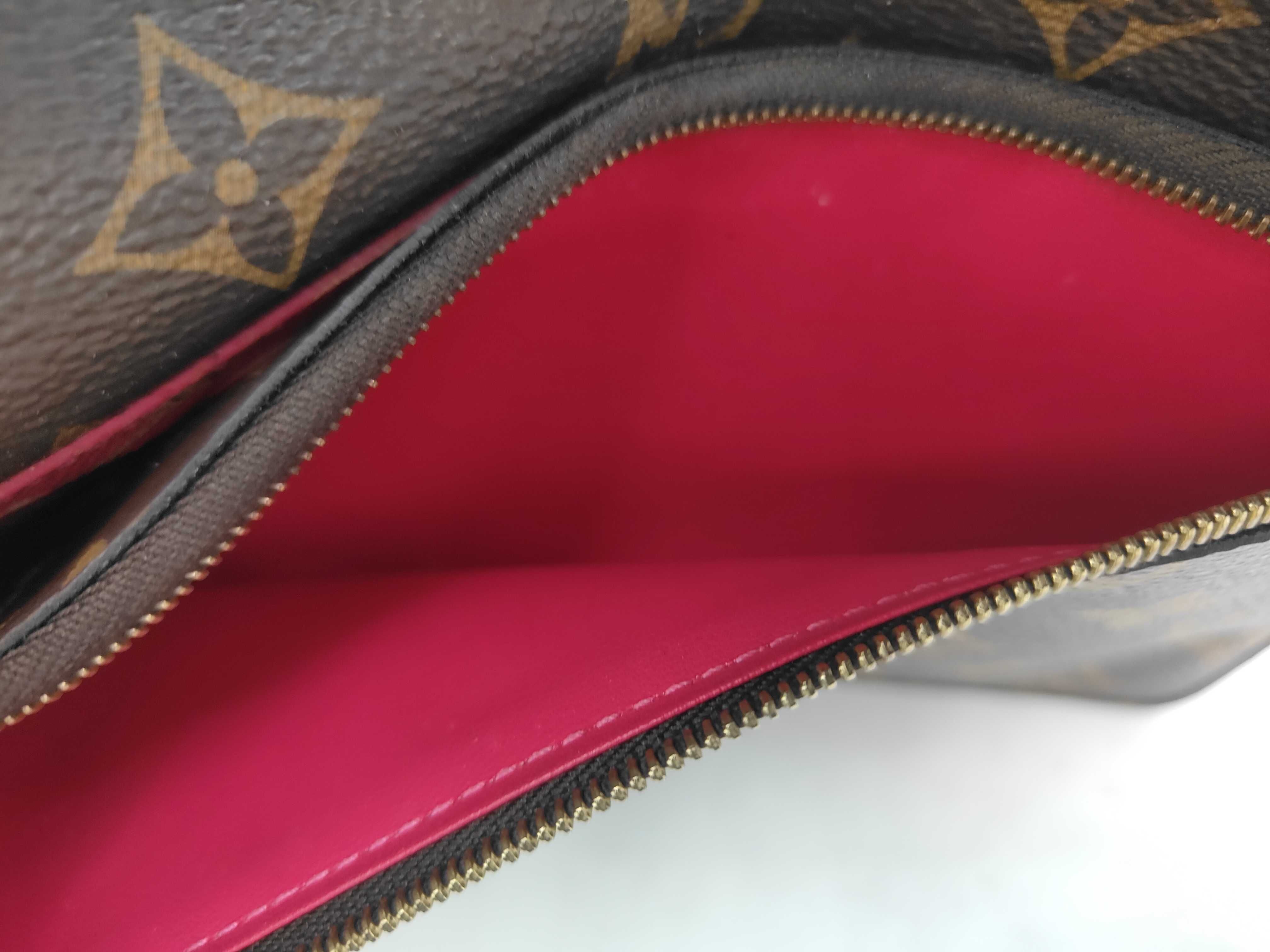 LV Pochette Weekend Shoulder Bag — view 6