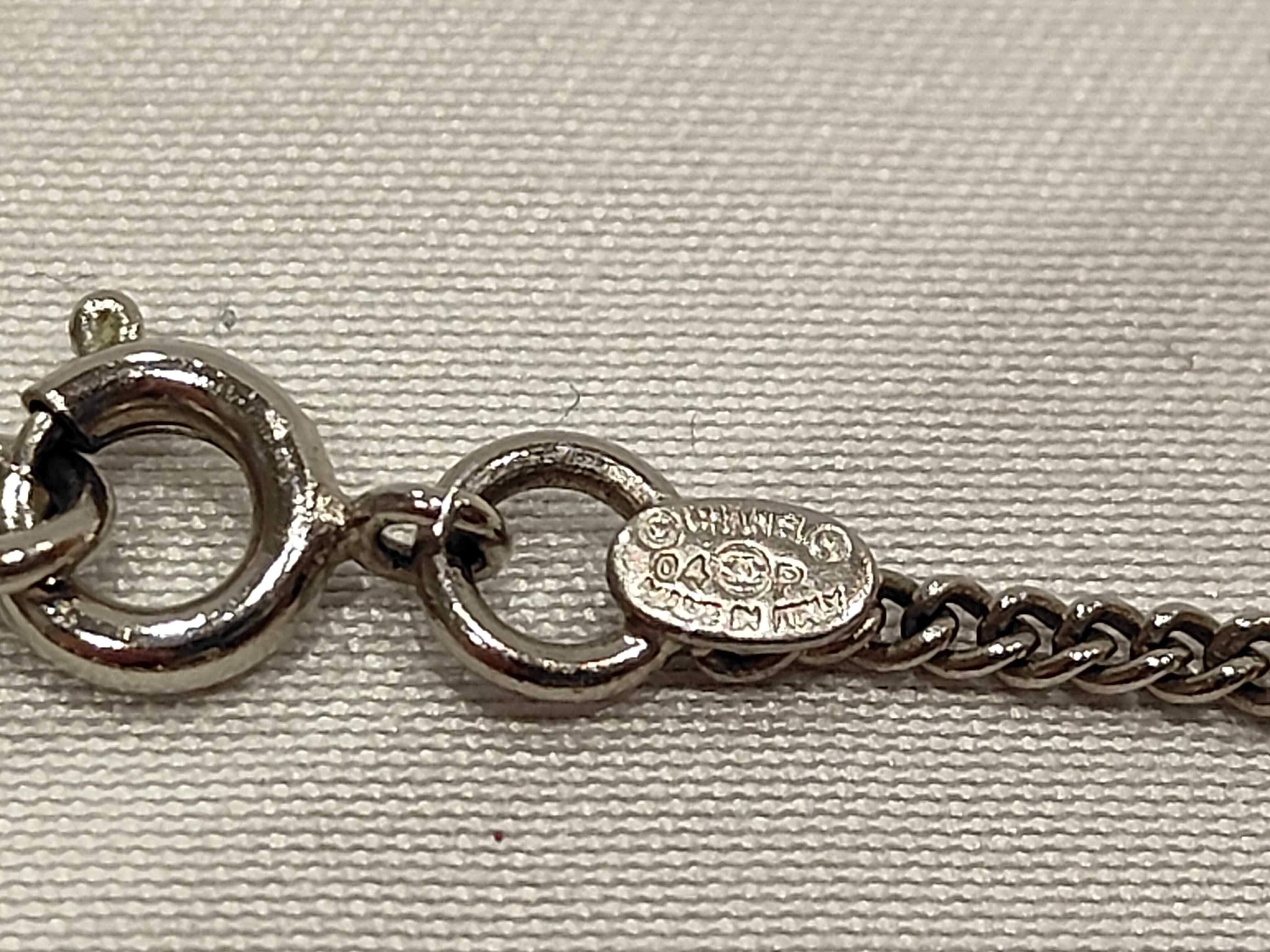 04 P Coco Mark Heart Silver Necklace — view 3