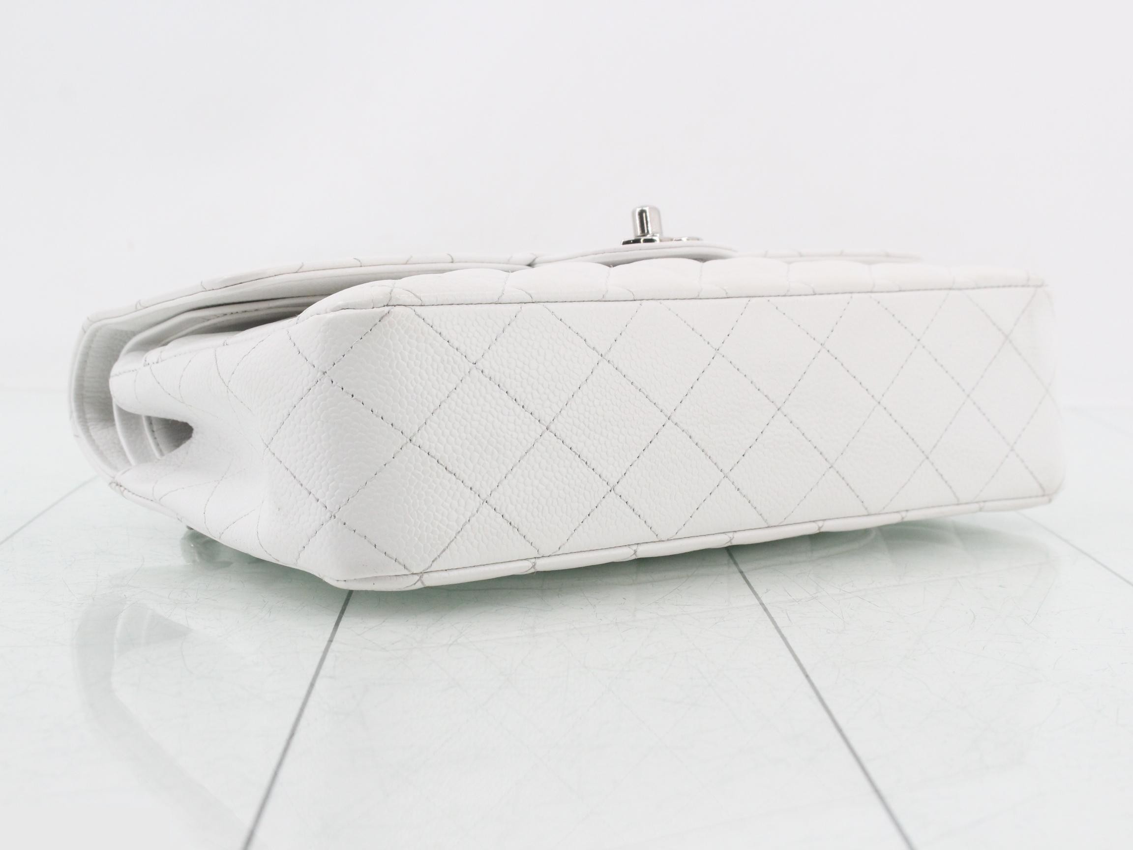 Caviar leather Matelassé 25cm double flap chain shoulder bag, white, silver hardware. — view 5