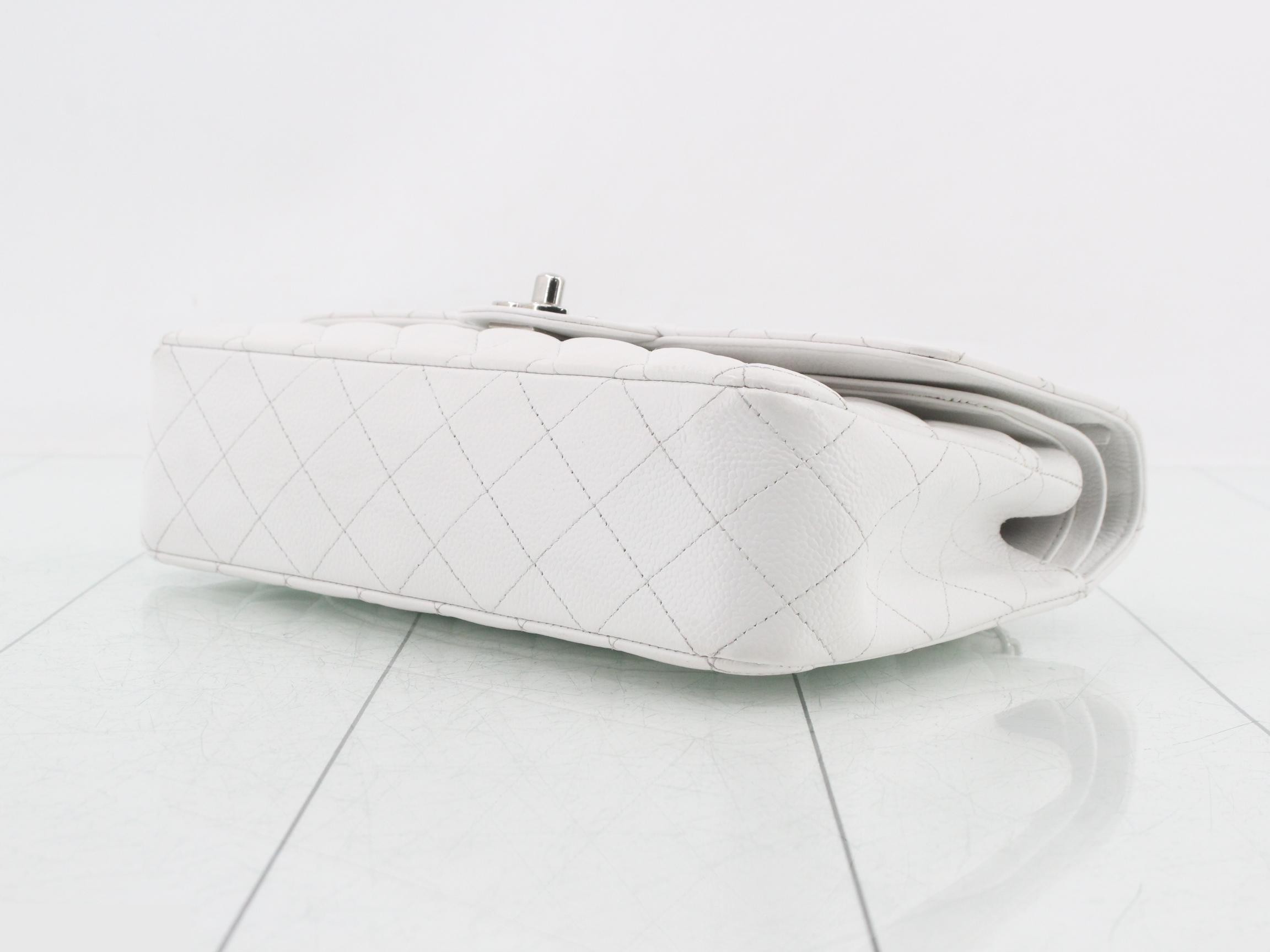 Caviar leather Matelassé 25cm double flap chain shoulder bag, white, silver hardware. — view 6