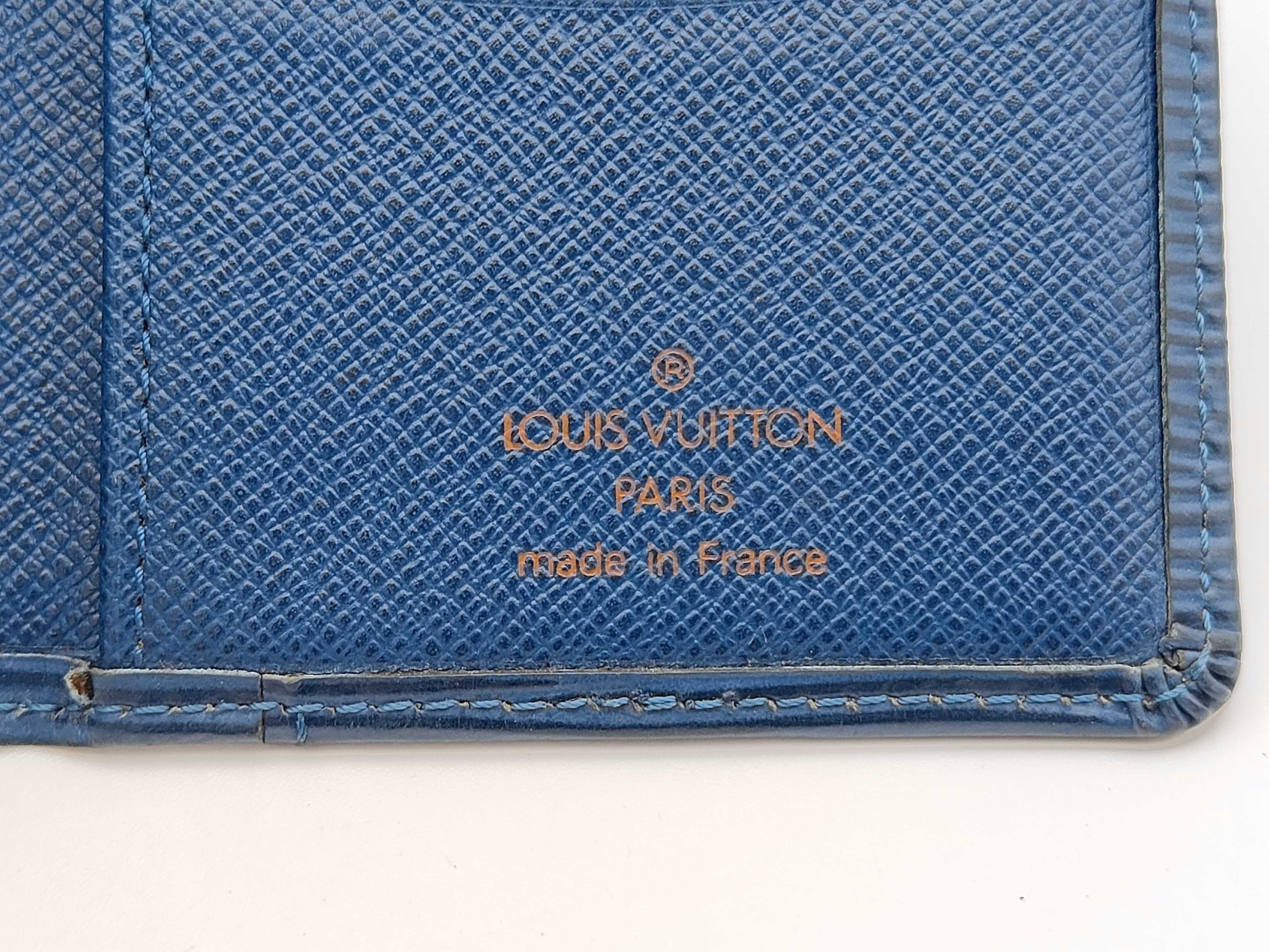 LV Epi Card Case, Blue. Card case, pass case, business card holder. — view 5
