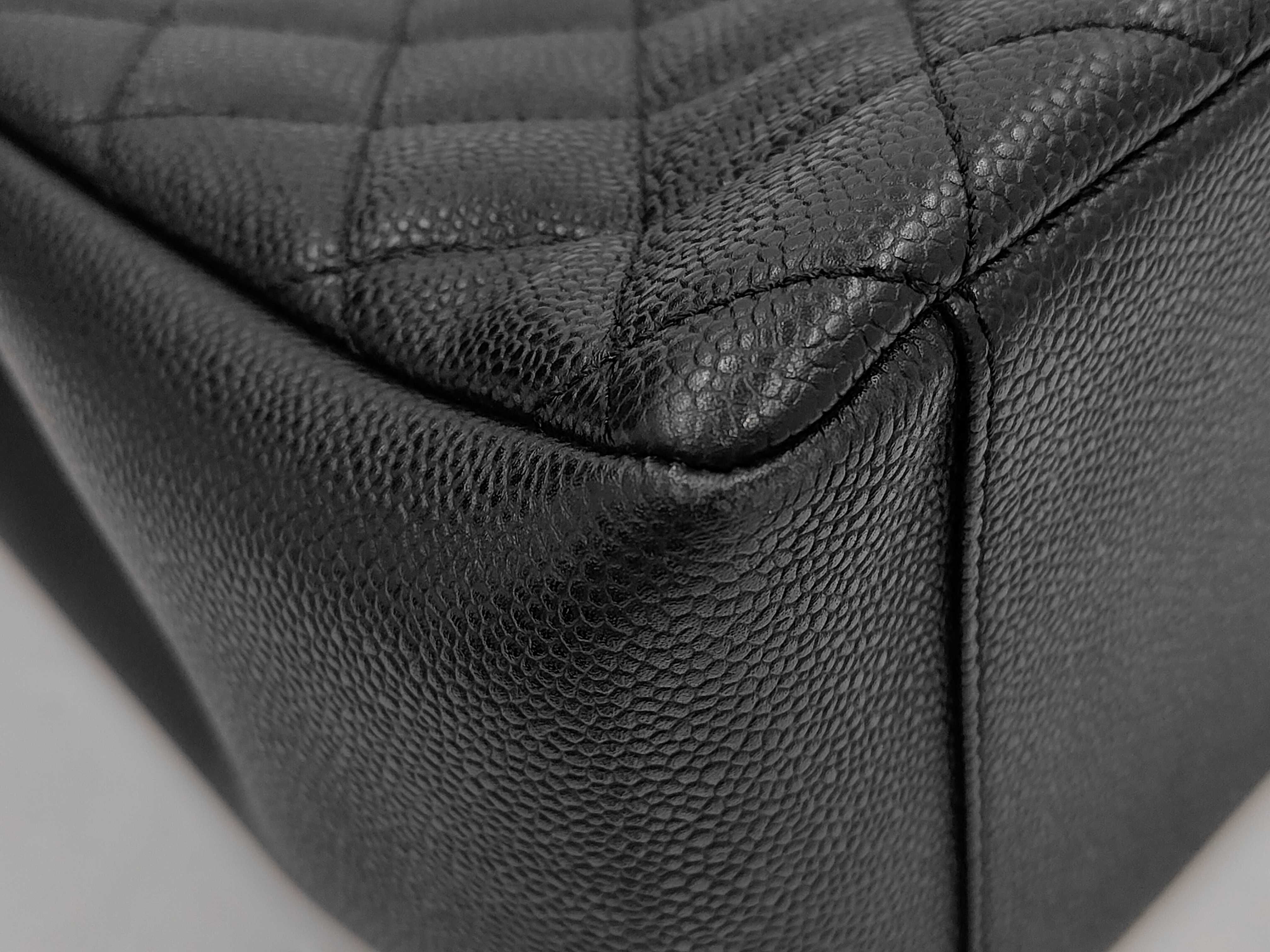 GST Caviar Skin Chain Tote Bag — view 3
