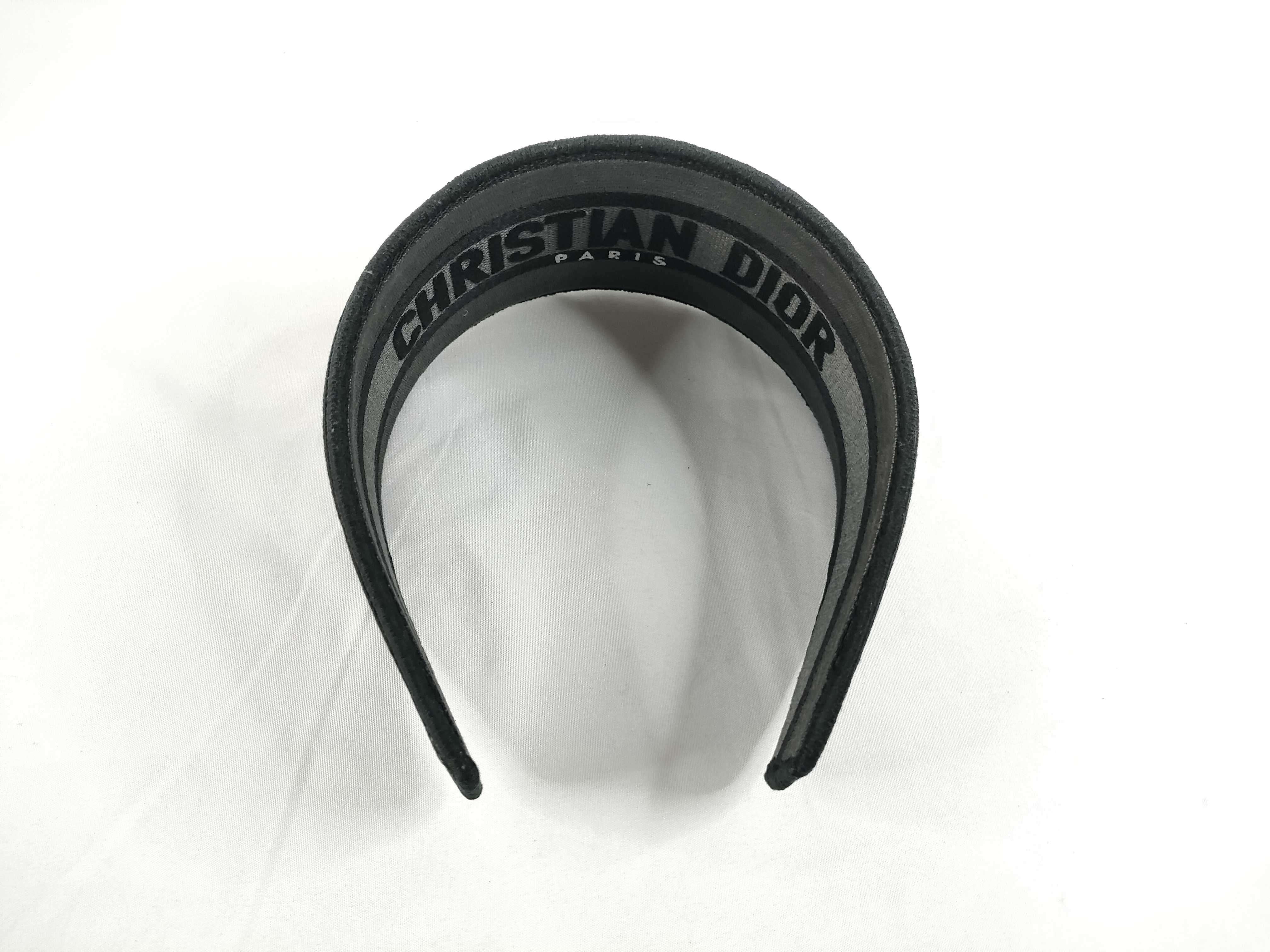 headband and other accessories — view 5