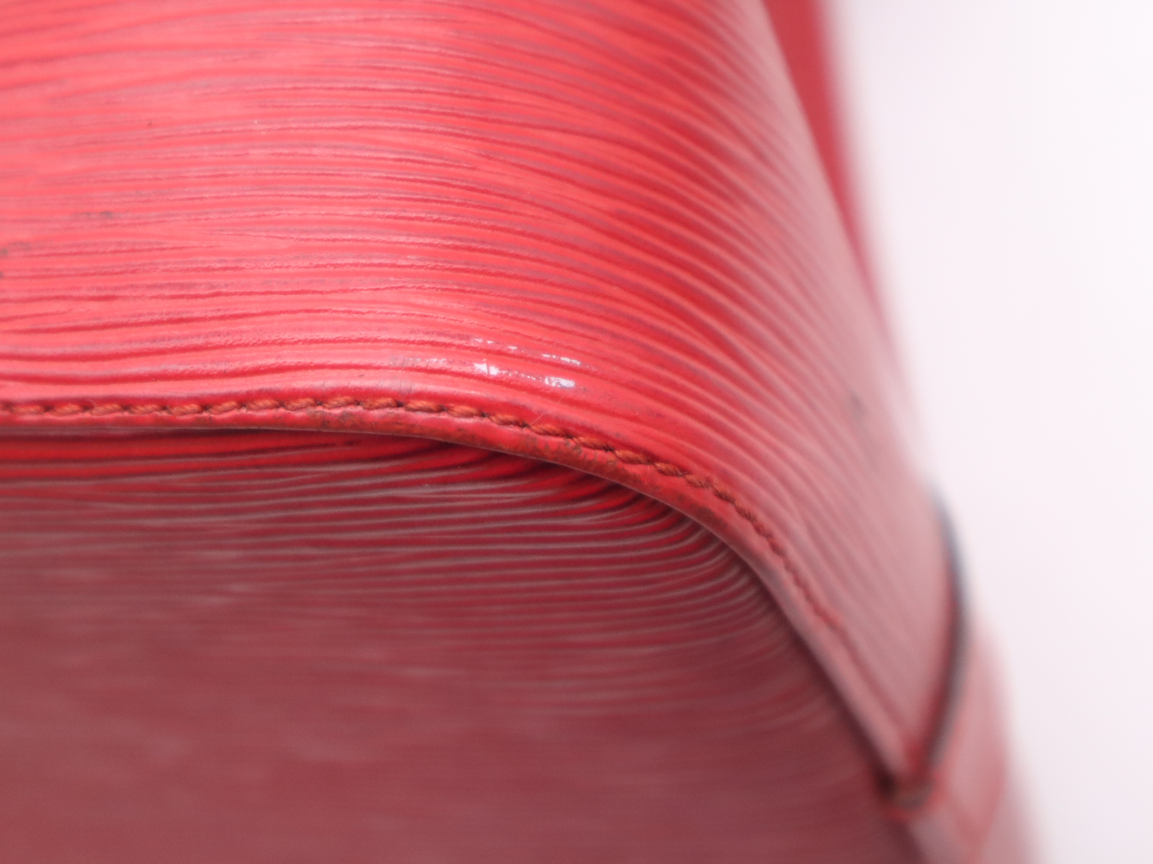M44107 Epi Petit Noe Castilian Red Shoulder Bag — view 10