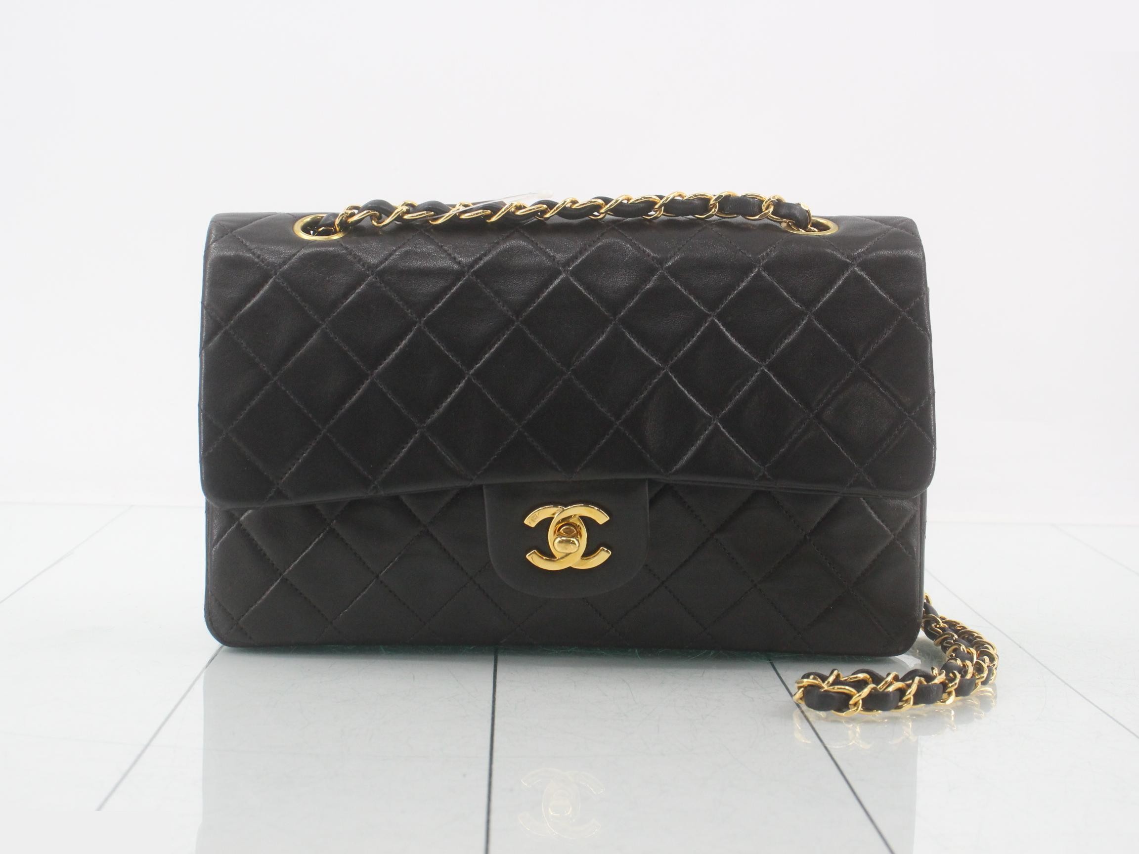 Matelassé Chain Shoulder Bag