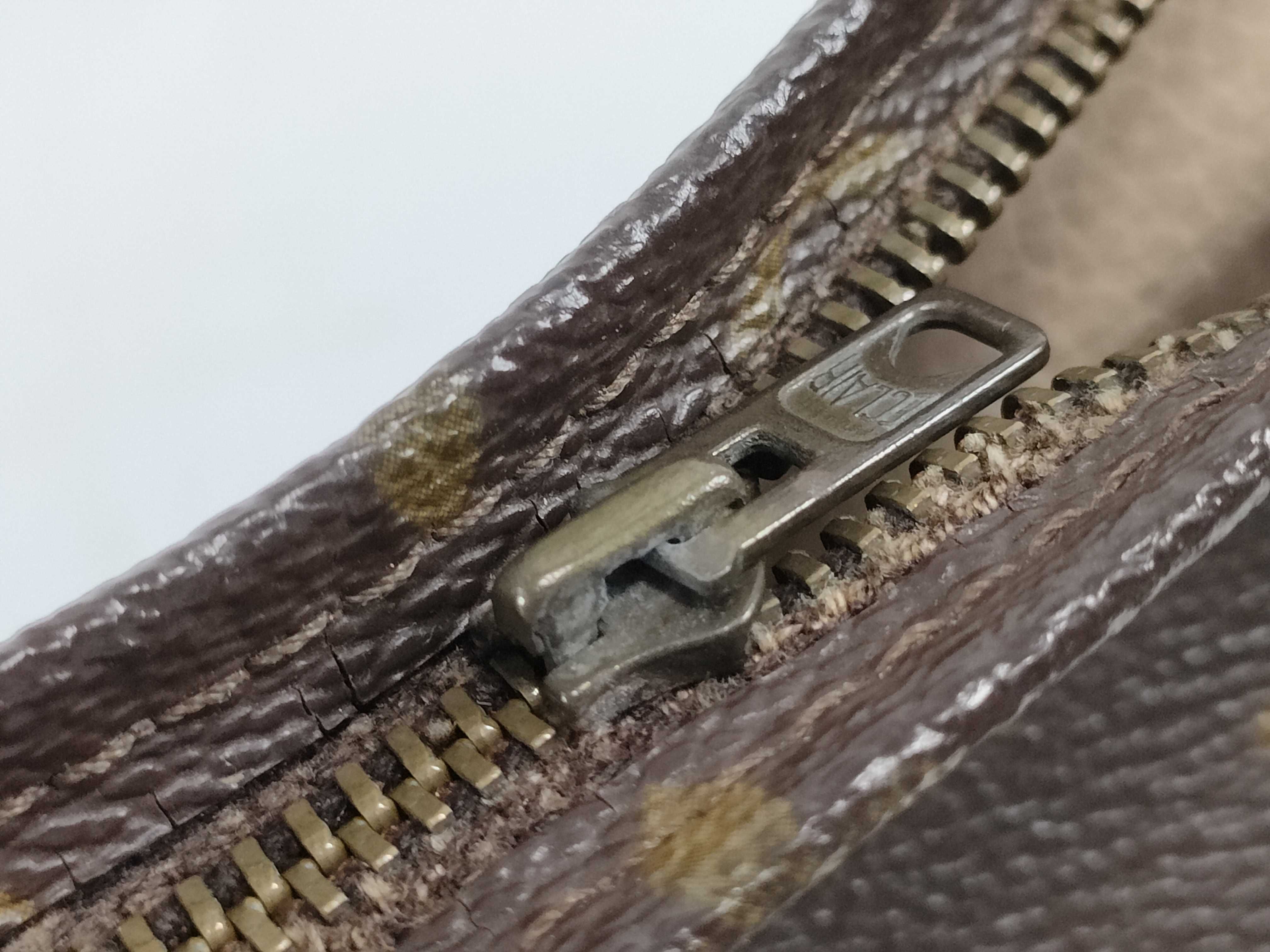 Monogram Louis Vuitton Monogram Pochette Toilette 26 Pouch M47542 821 Pouch — view 15