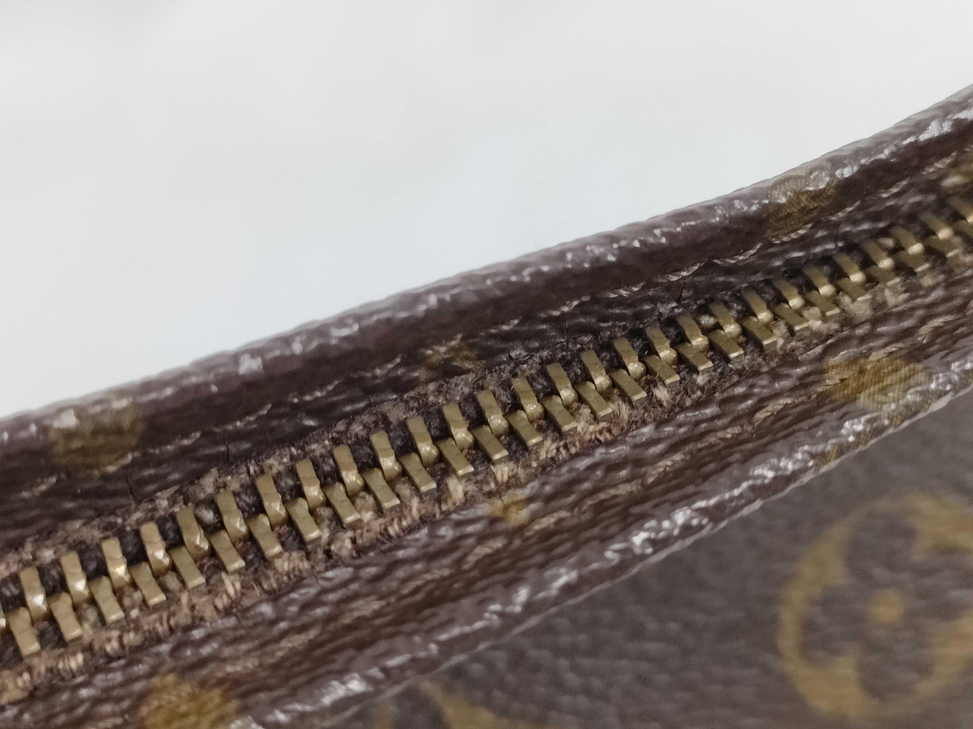 Monogram Louis Vuitton Monogram Pochette Toilette 26 Pouch M47542 821 Pouch — view 3