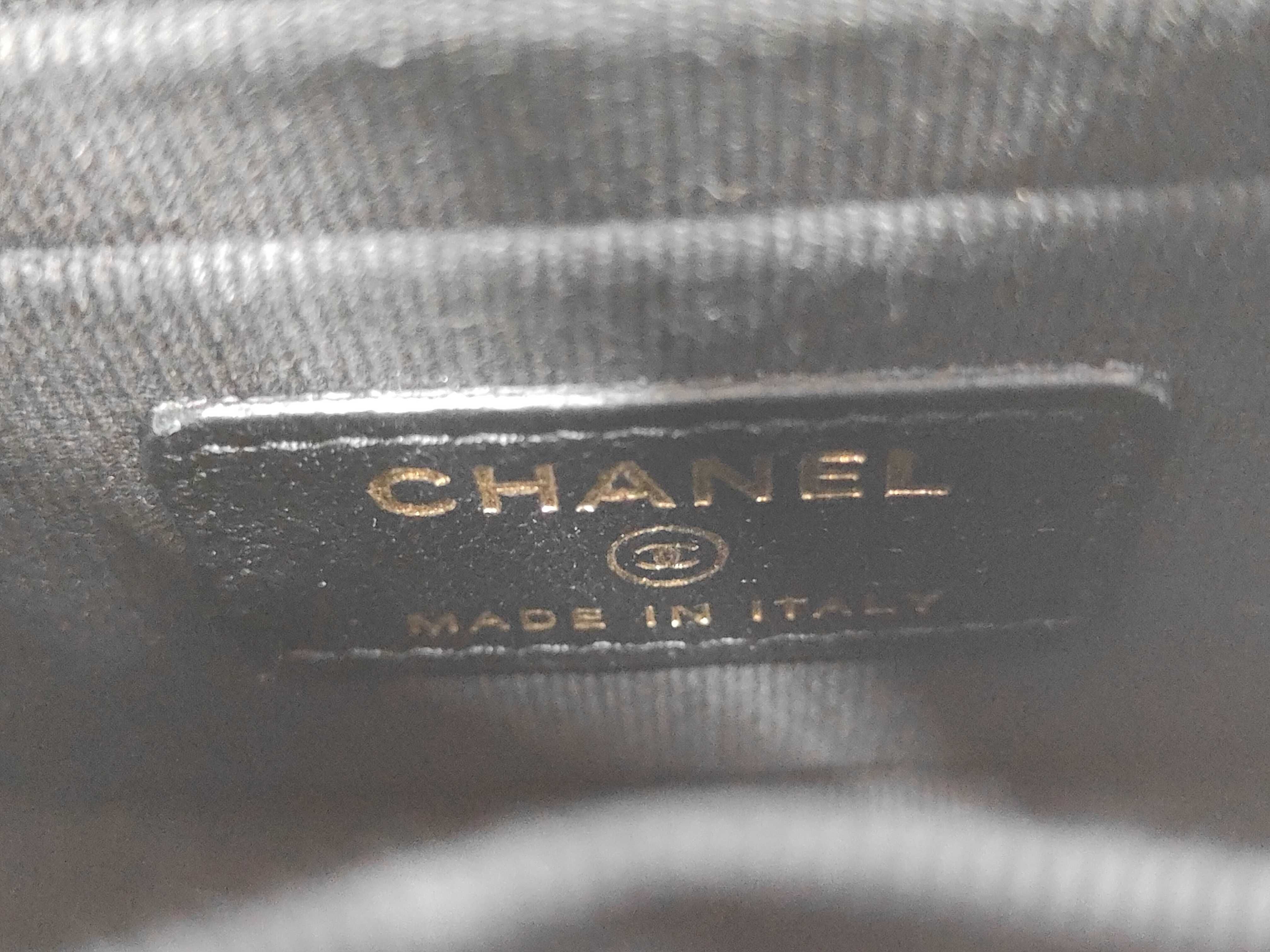 Matelassé Chain Wallet Shoulder Bag — view 11