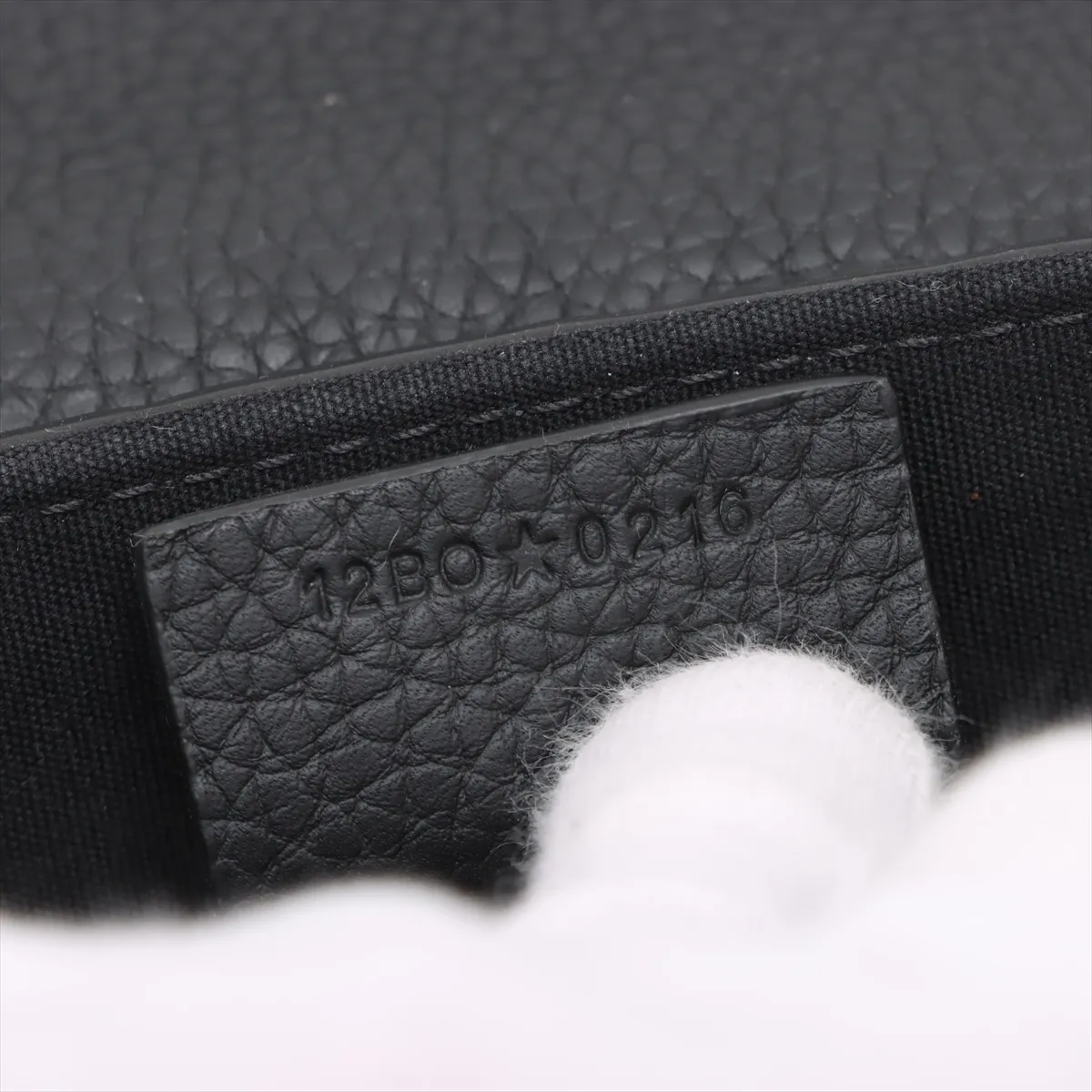 Gravity Saddle Messenger Small Leather Shoulder Bag Black Lucky Star — view 10