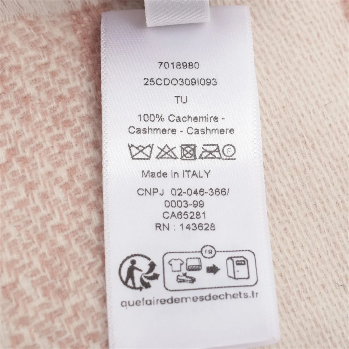 25CDO309I093 Oblique Scarf, Cashmere, Pink. — view 4