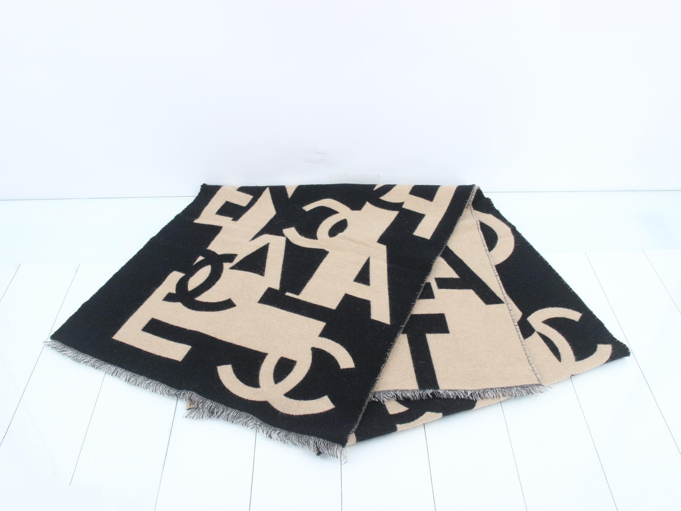 Other lines: Small items, accessories, and scarves — view 2