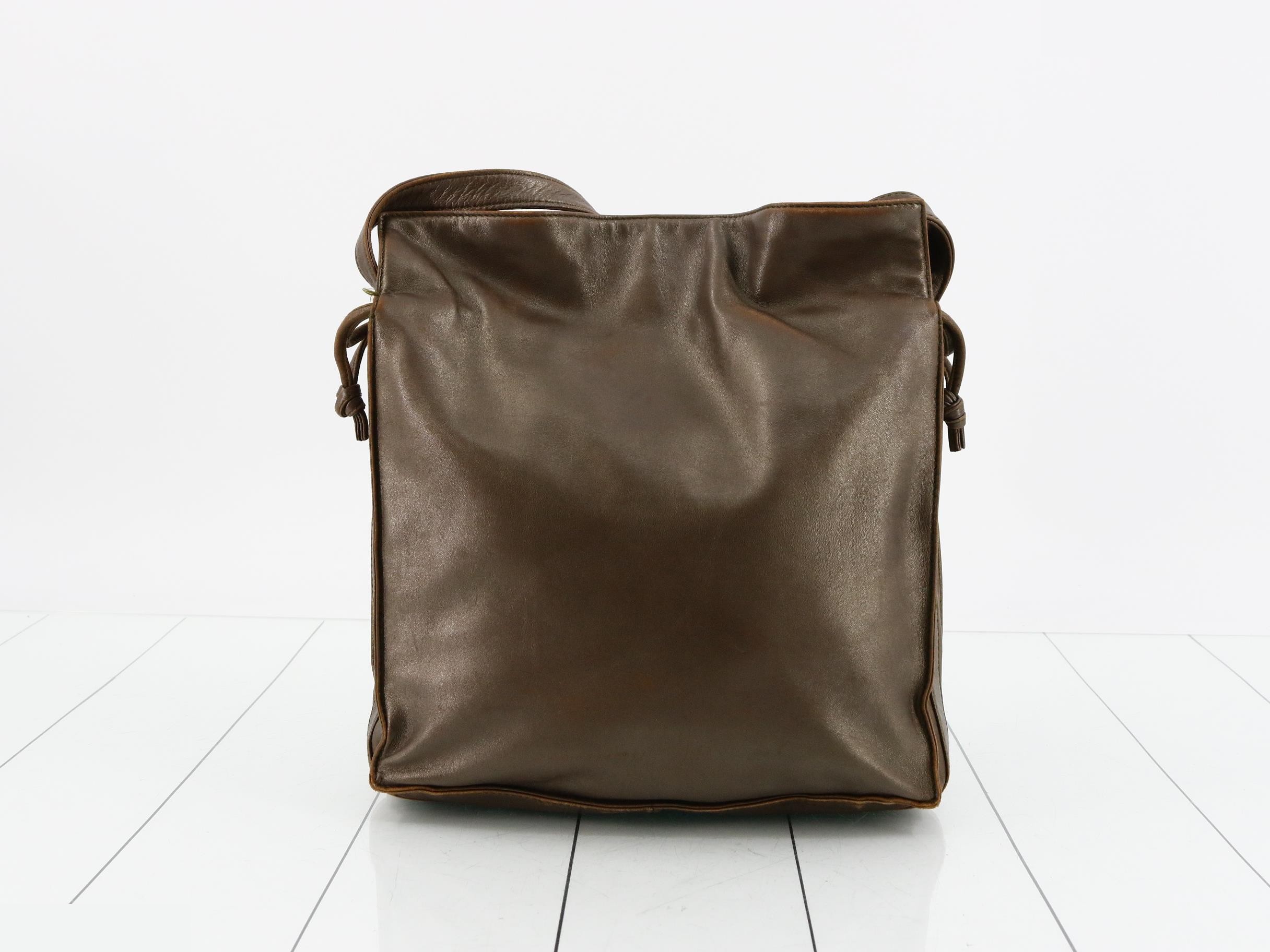 Leather shoulder bag, brown tones — view 2