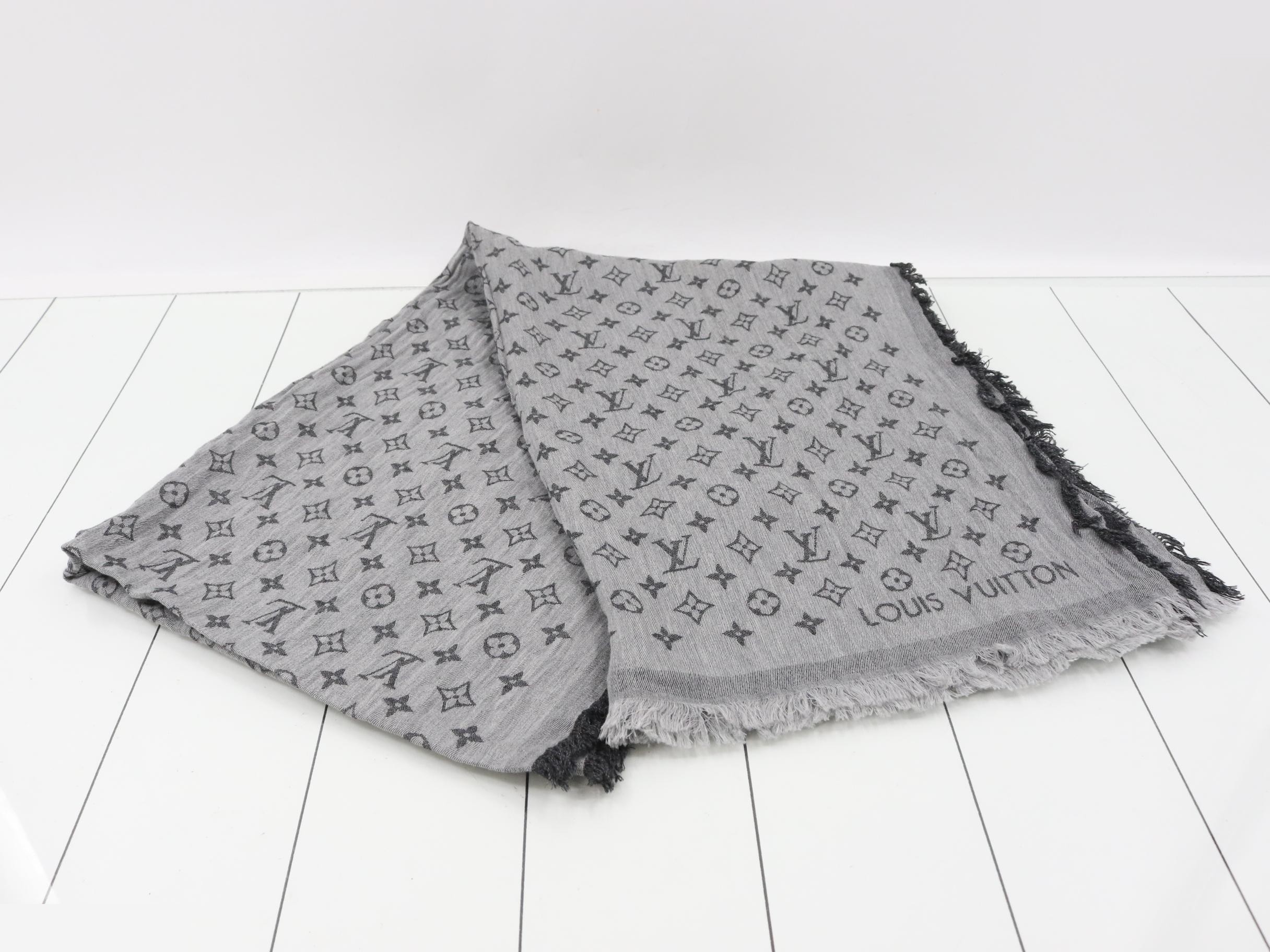 New tag M71619 Monogram Essential Stole, Grey — view 2
